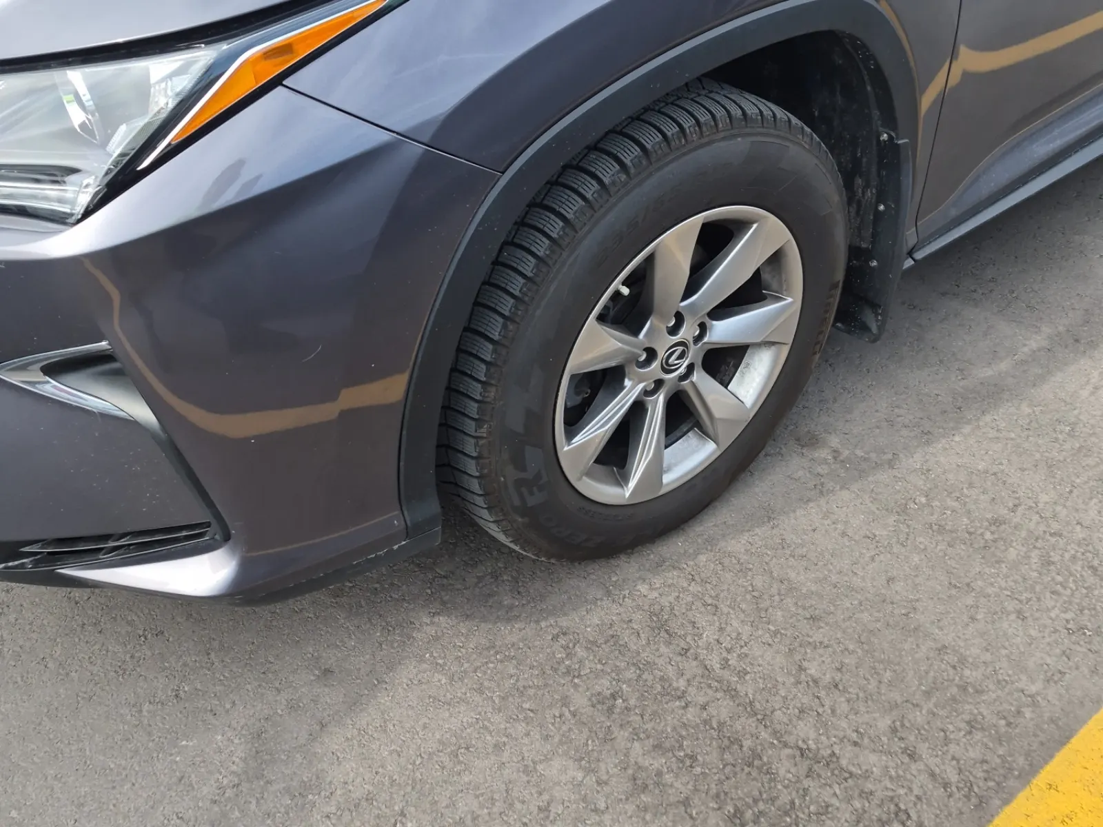 Front driver wheel/tire photo