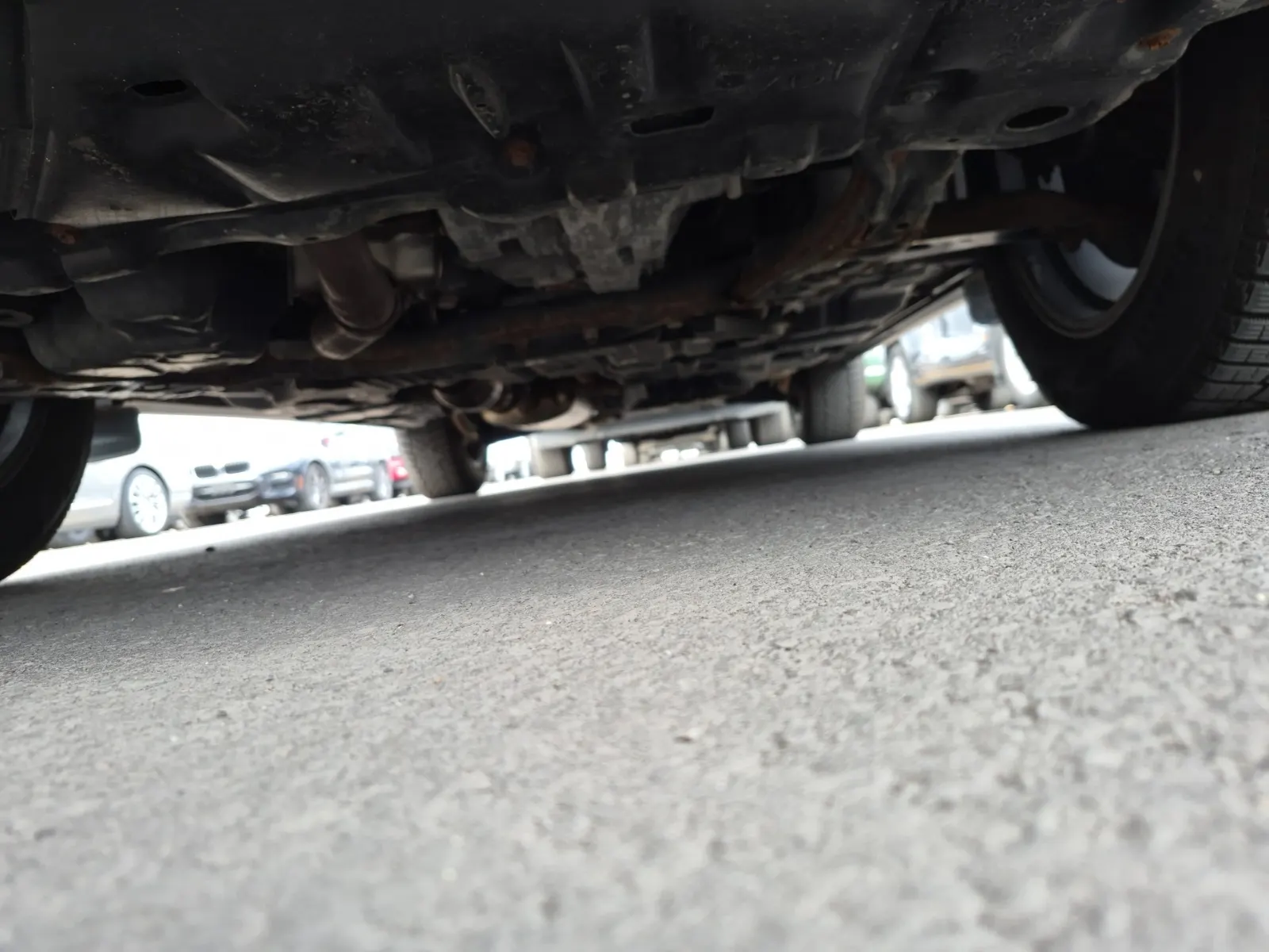 Undercarriage - Front Photo