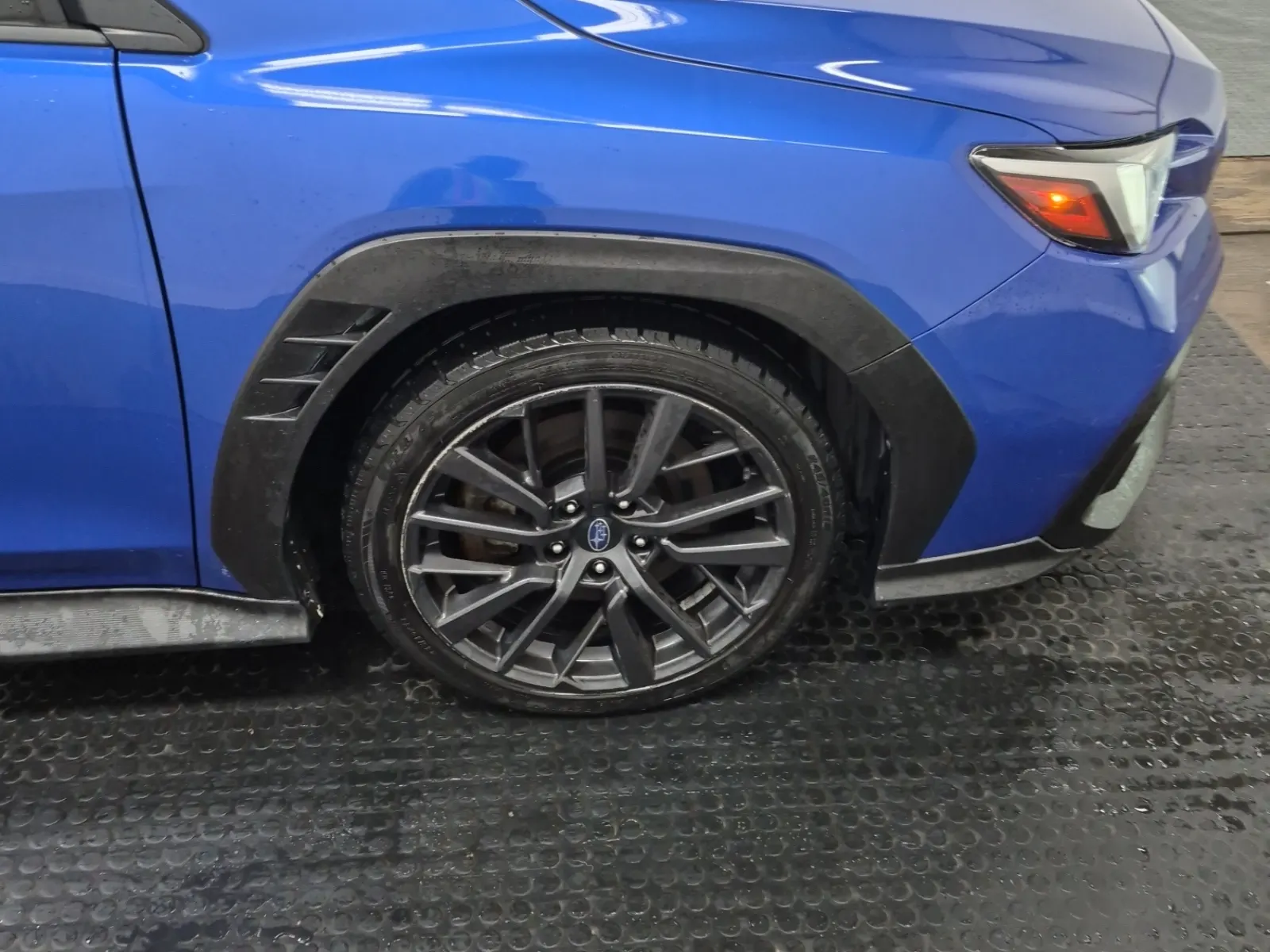 Right Front Wheel/Tire Photo