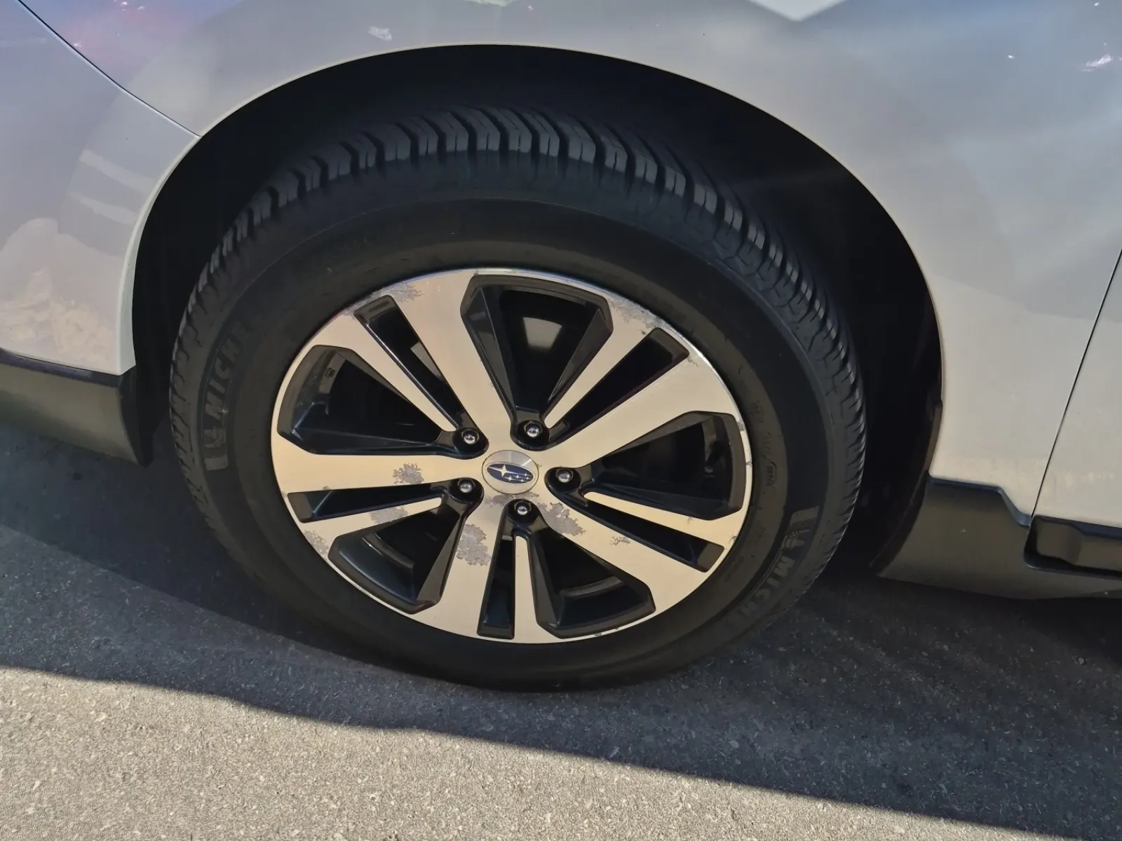 Front driver wheel/tire photo