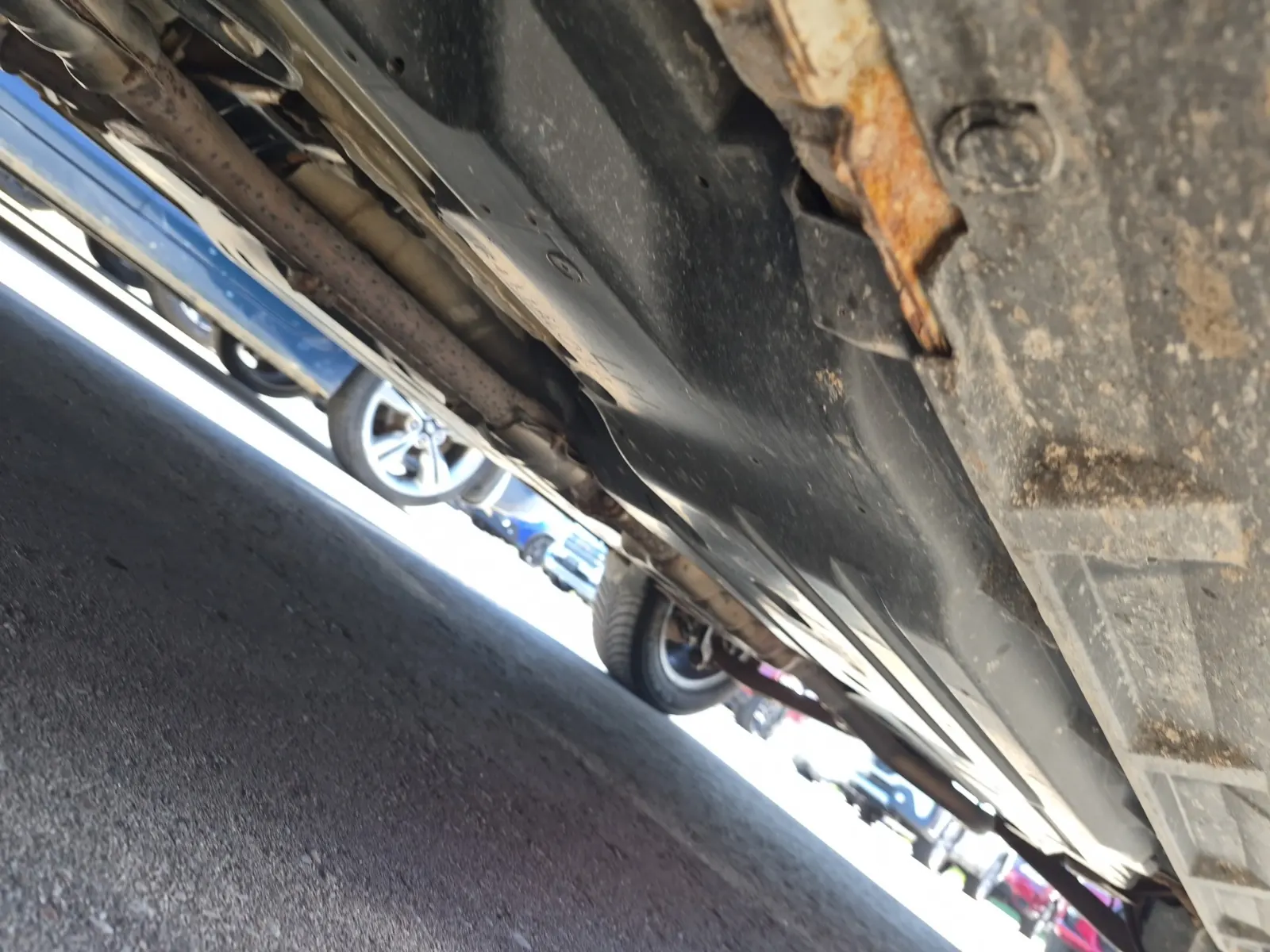 Undercarriage - Driver Photo