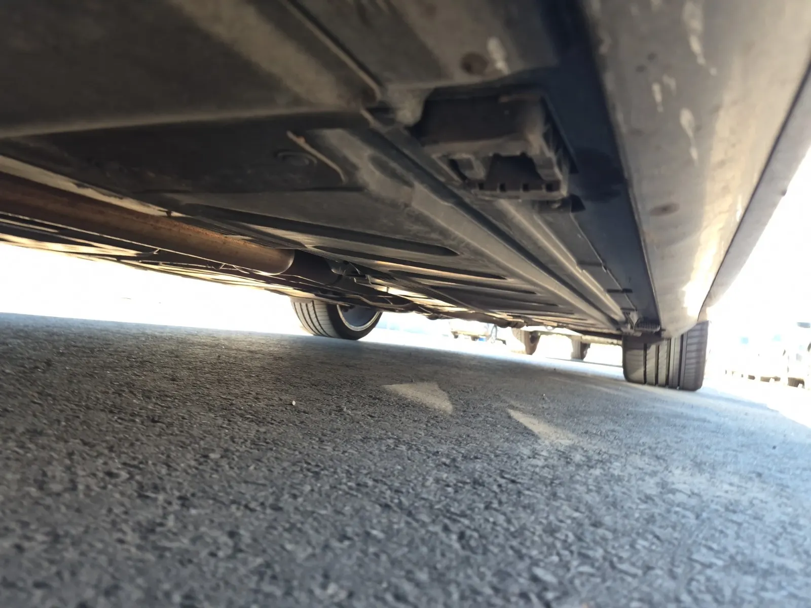 Undercarriage - Driver Photo