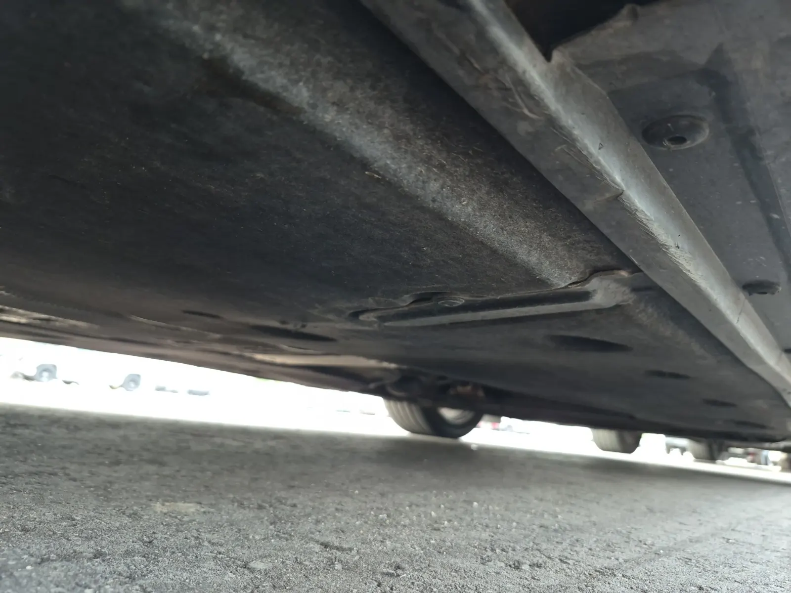 Undercarriage - Passenger Photo