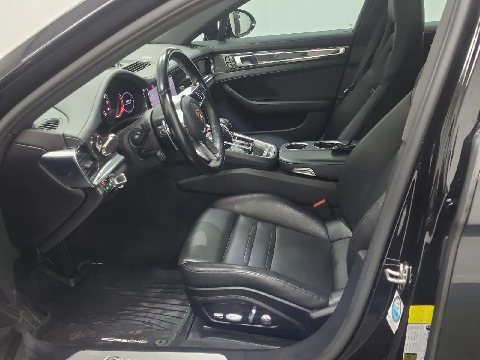 Front Interior Photo