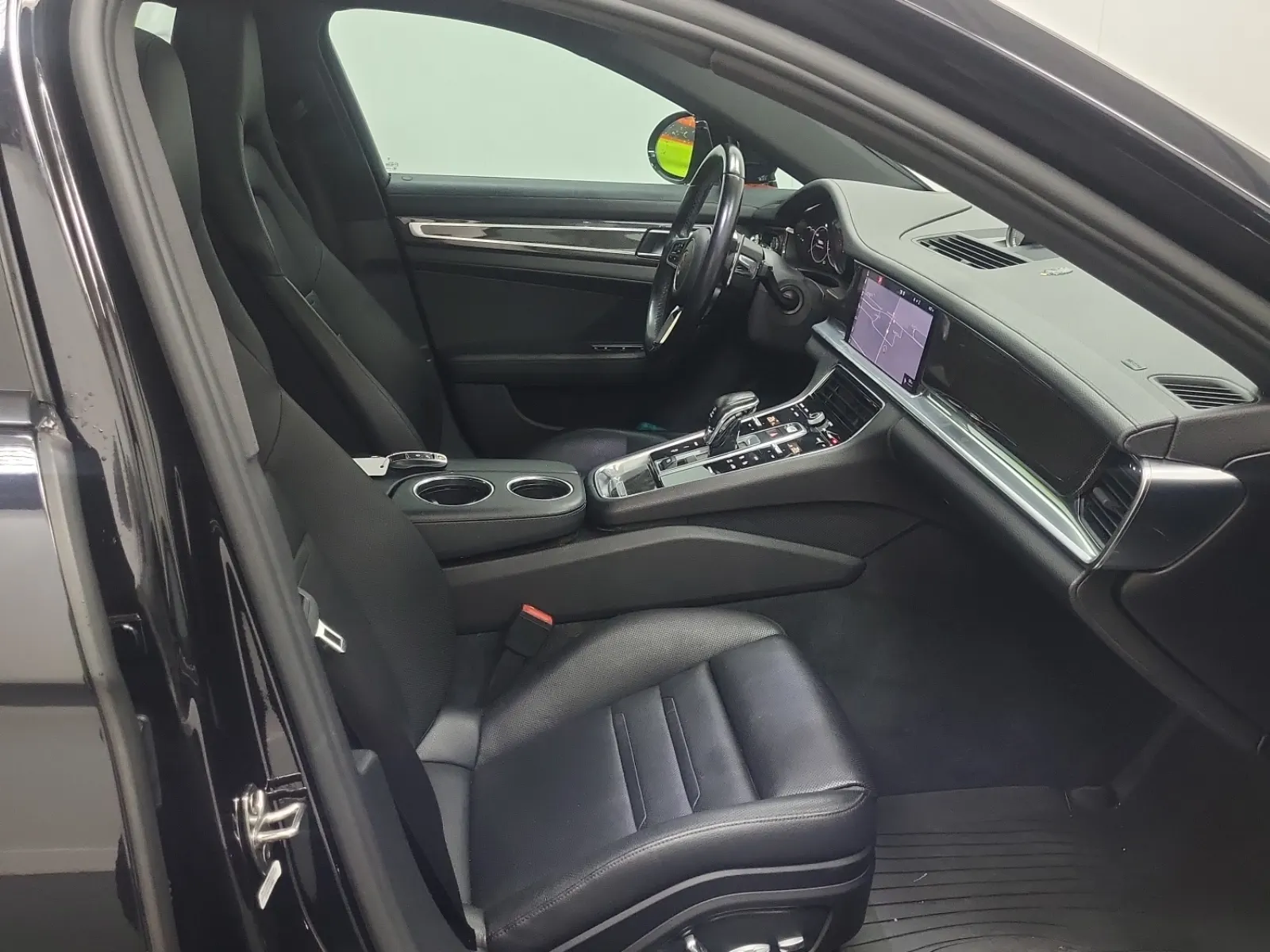 Right Side Interior Photo