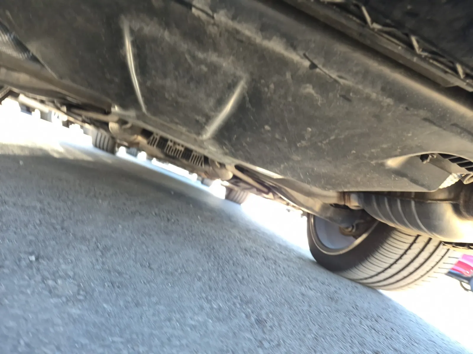 Undercarriage - Rear Photo
