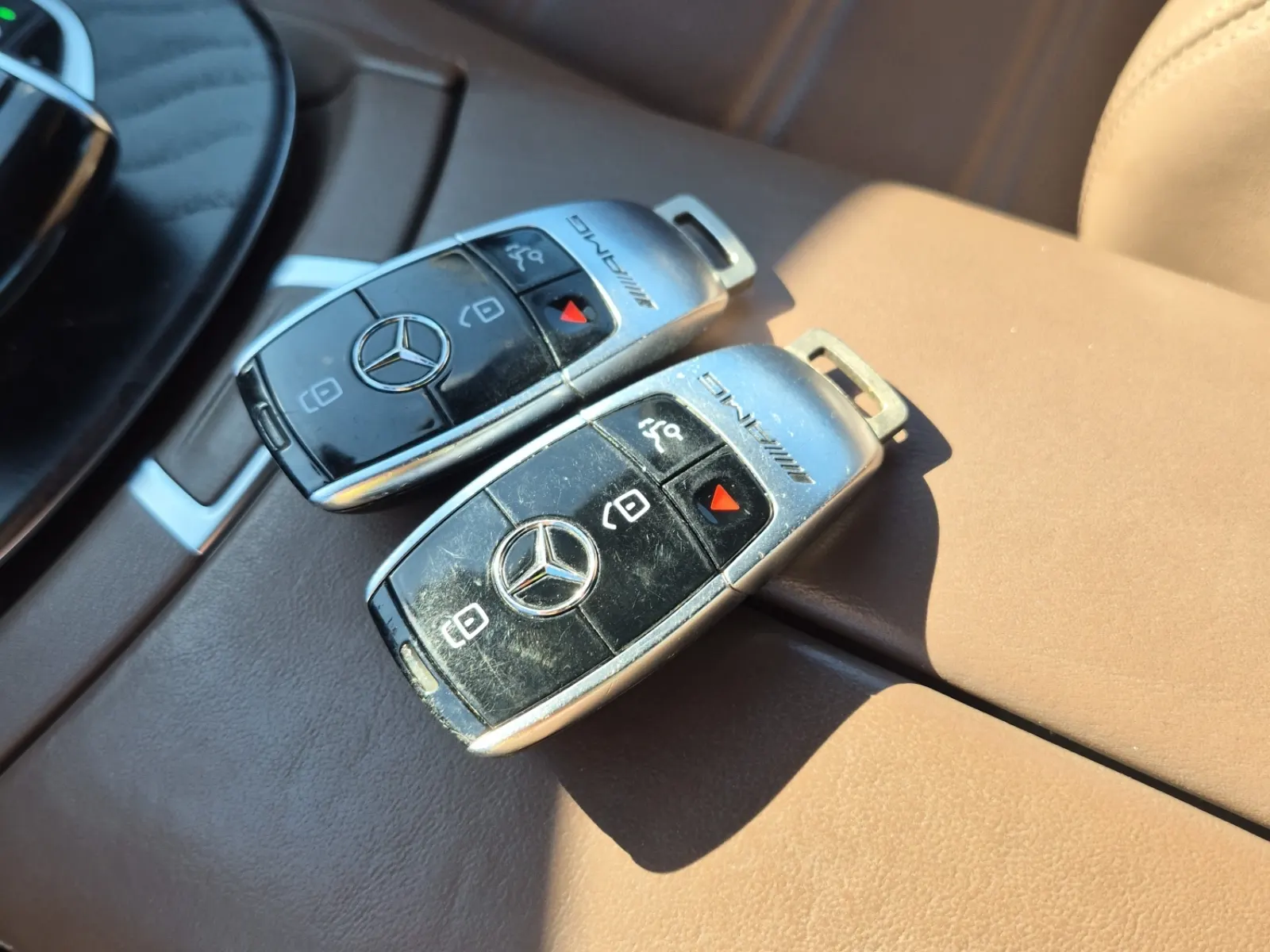 Keys/Fobs/Manual Photo