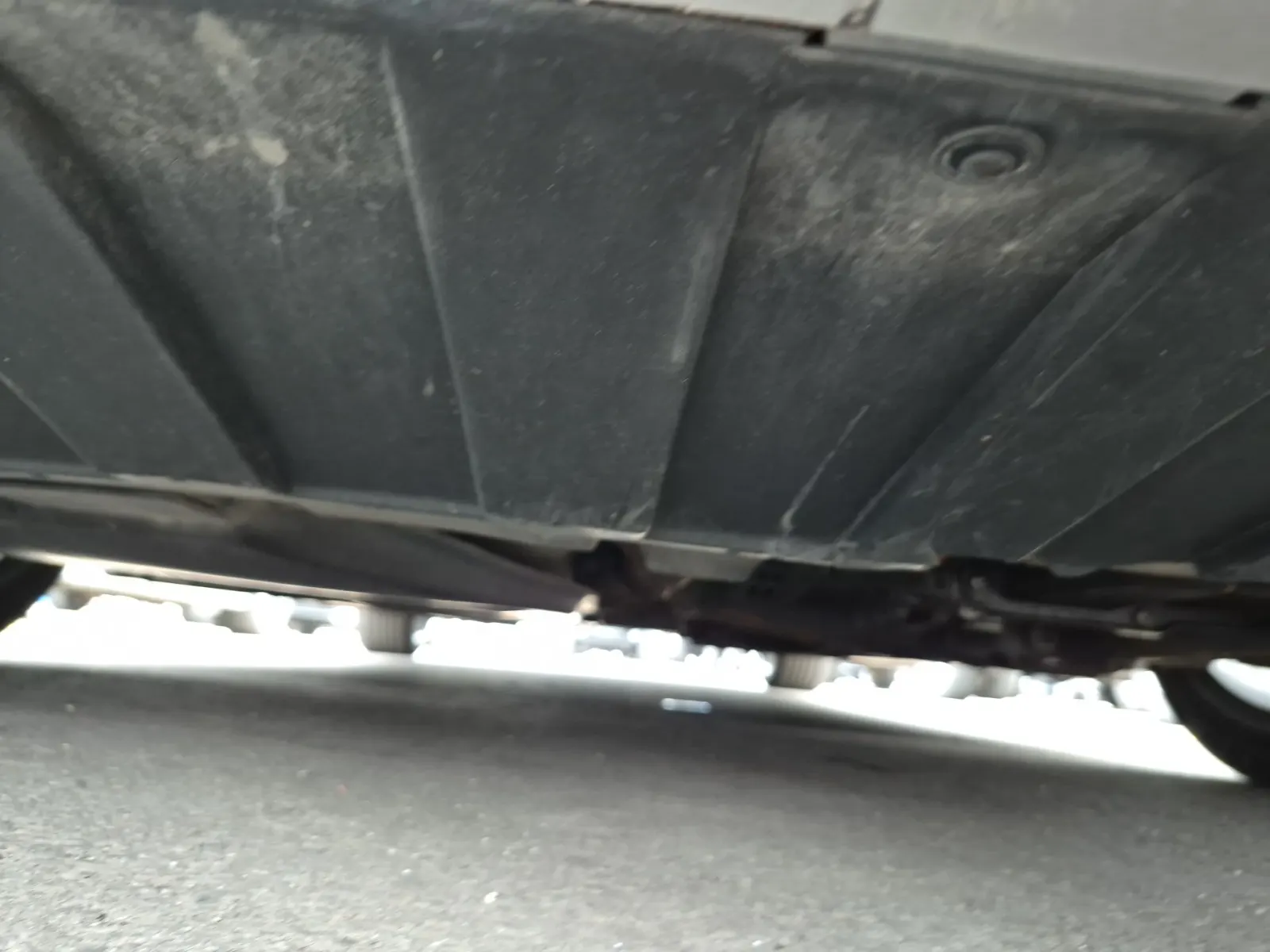 Undercarriage - Front Photo
