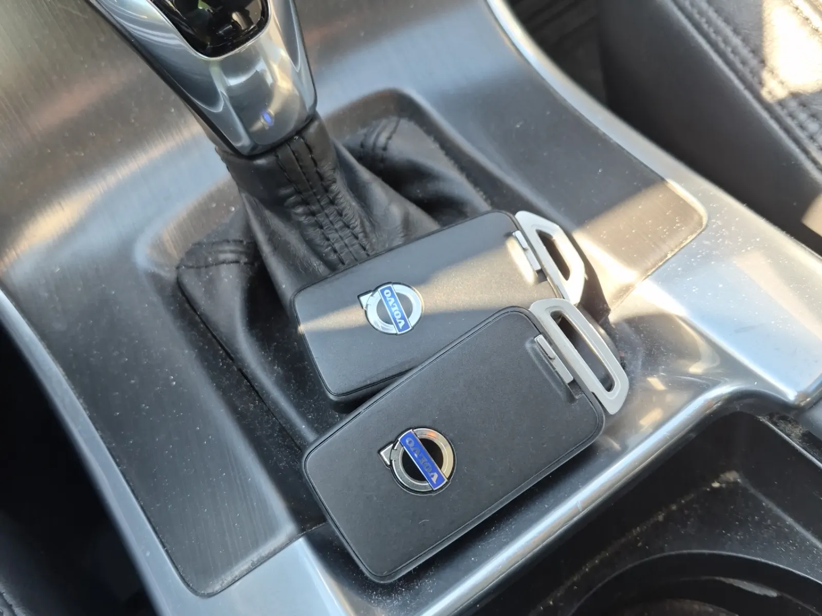 Keys/Fobs/Manual Photo