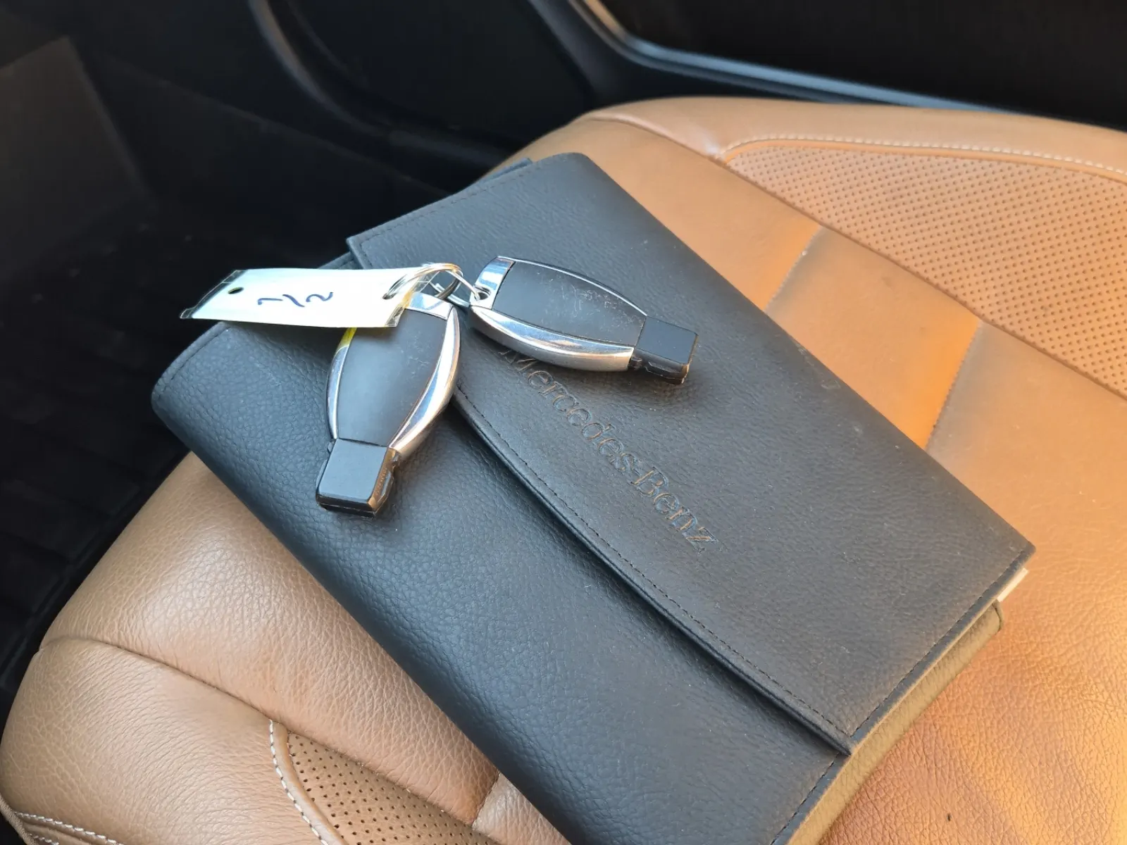 Keys/Fobs/Manual Photo