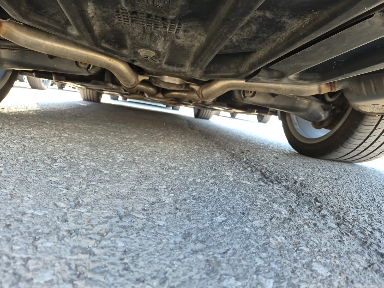 Undercarriage - Rear Photo