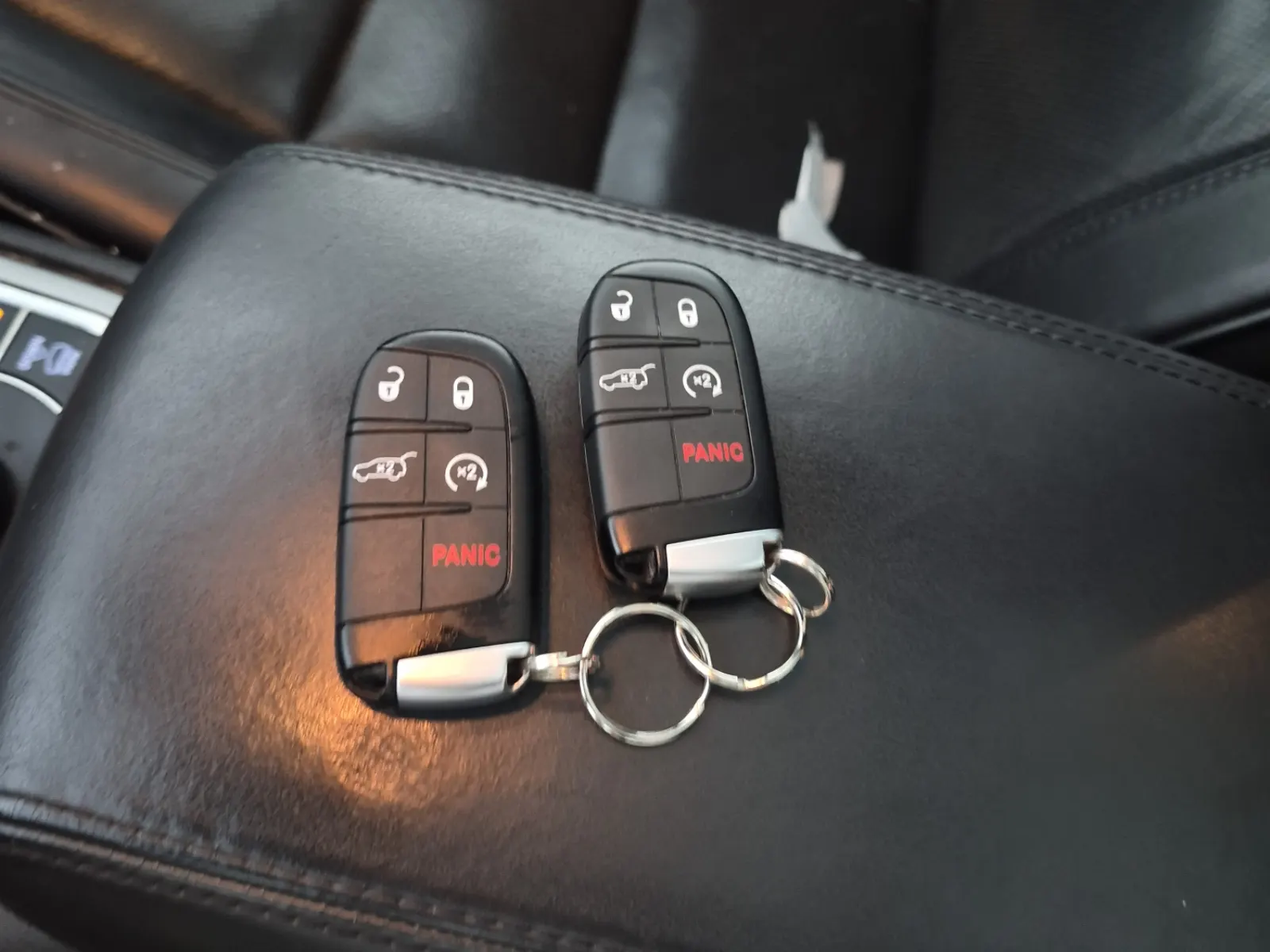 Keys/Fobs/Manual Photo