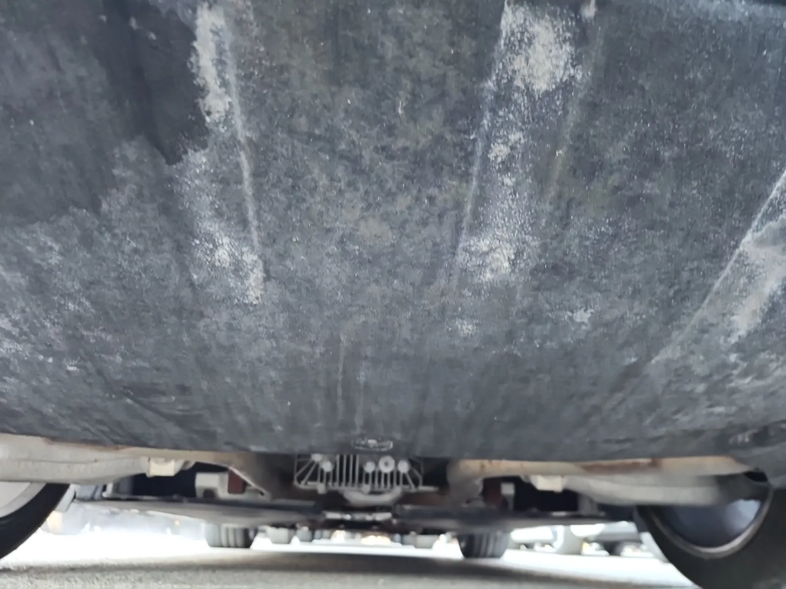 Undercarriage - Rear Photo
