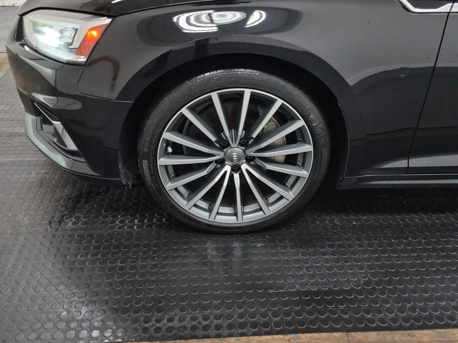 Front driver wheel/tire photo