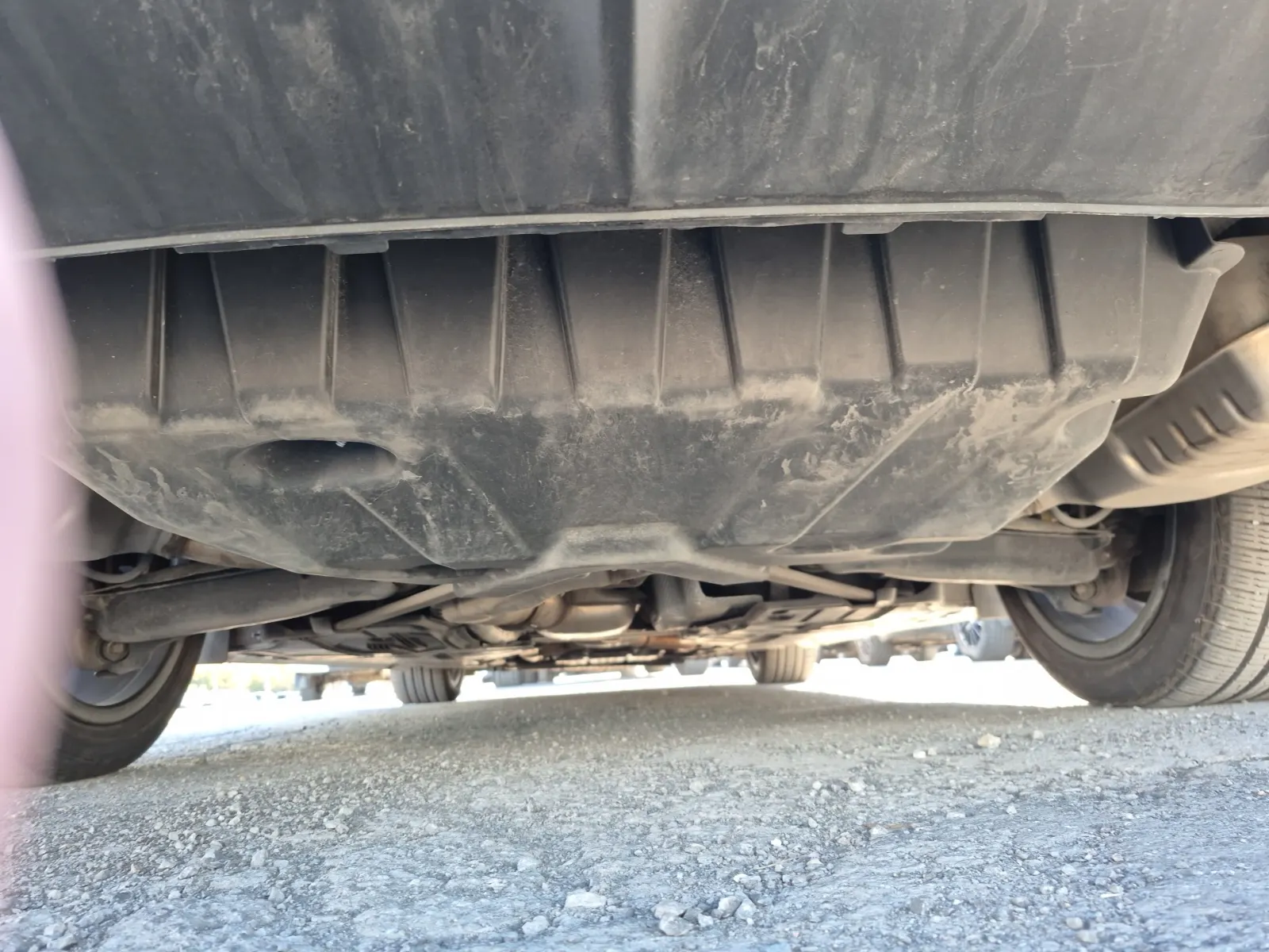 Undercarriage - Rear Photo