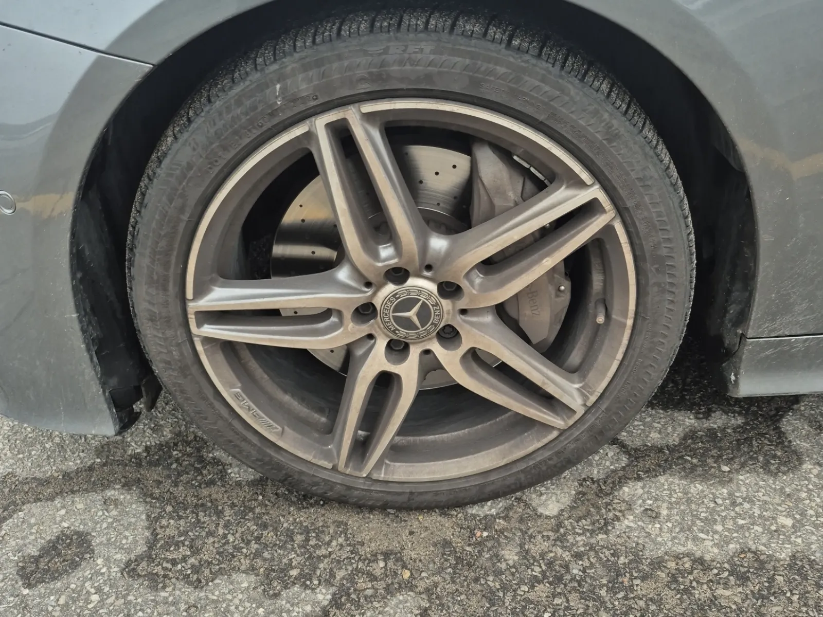 Front driver wheel/tire photo
