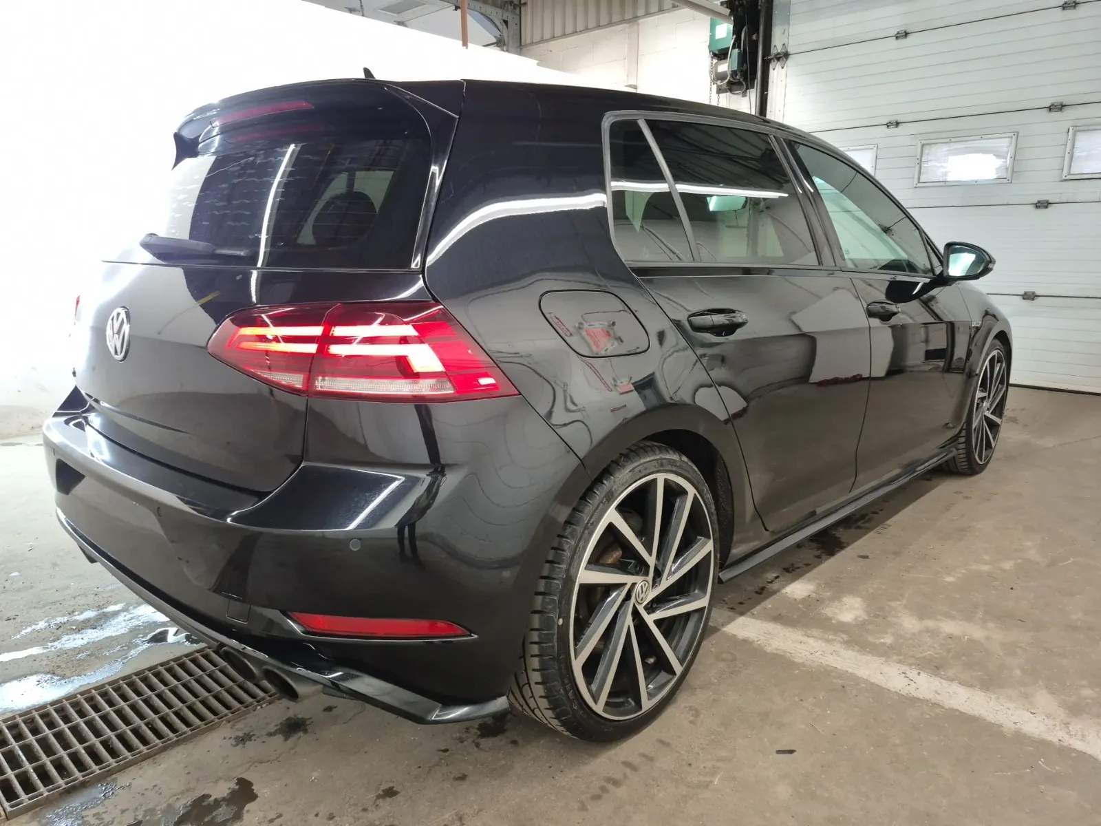 Passenger Rear 3/4 Photo