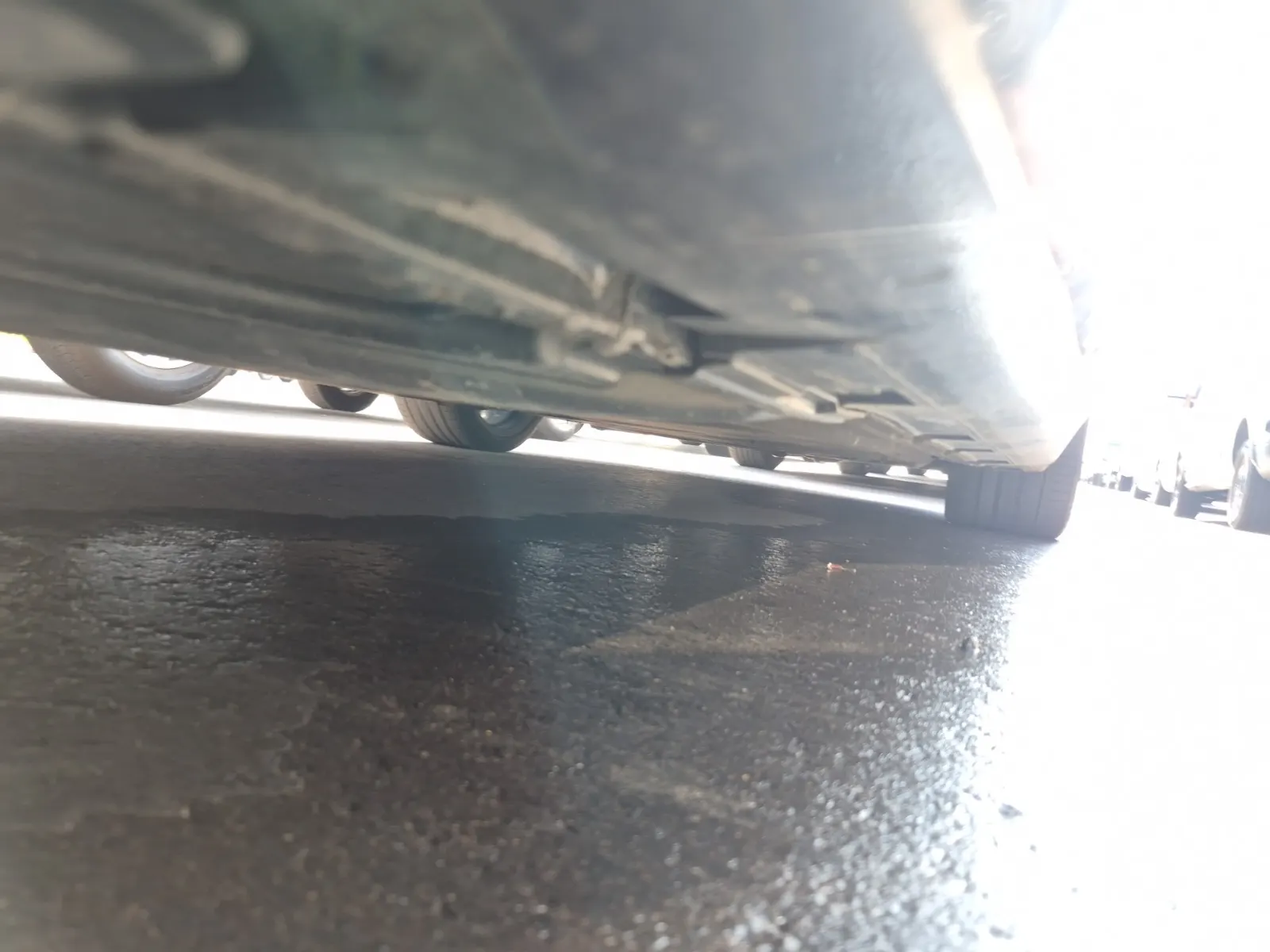 Undercarriage - Passenger Photo