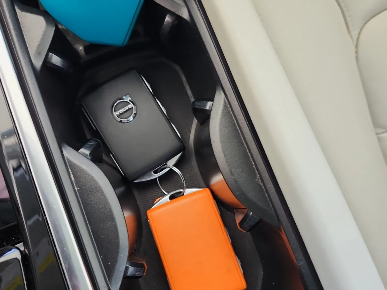Keys/Fobs/Manual Photo