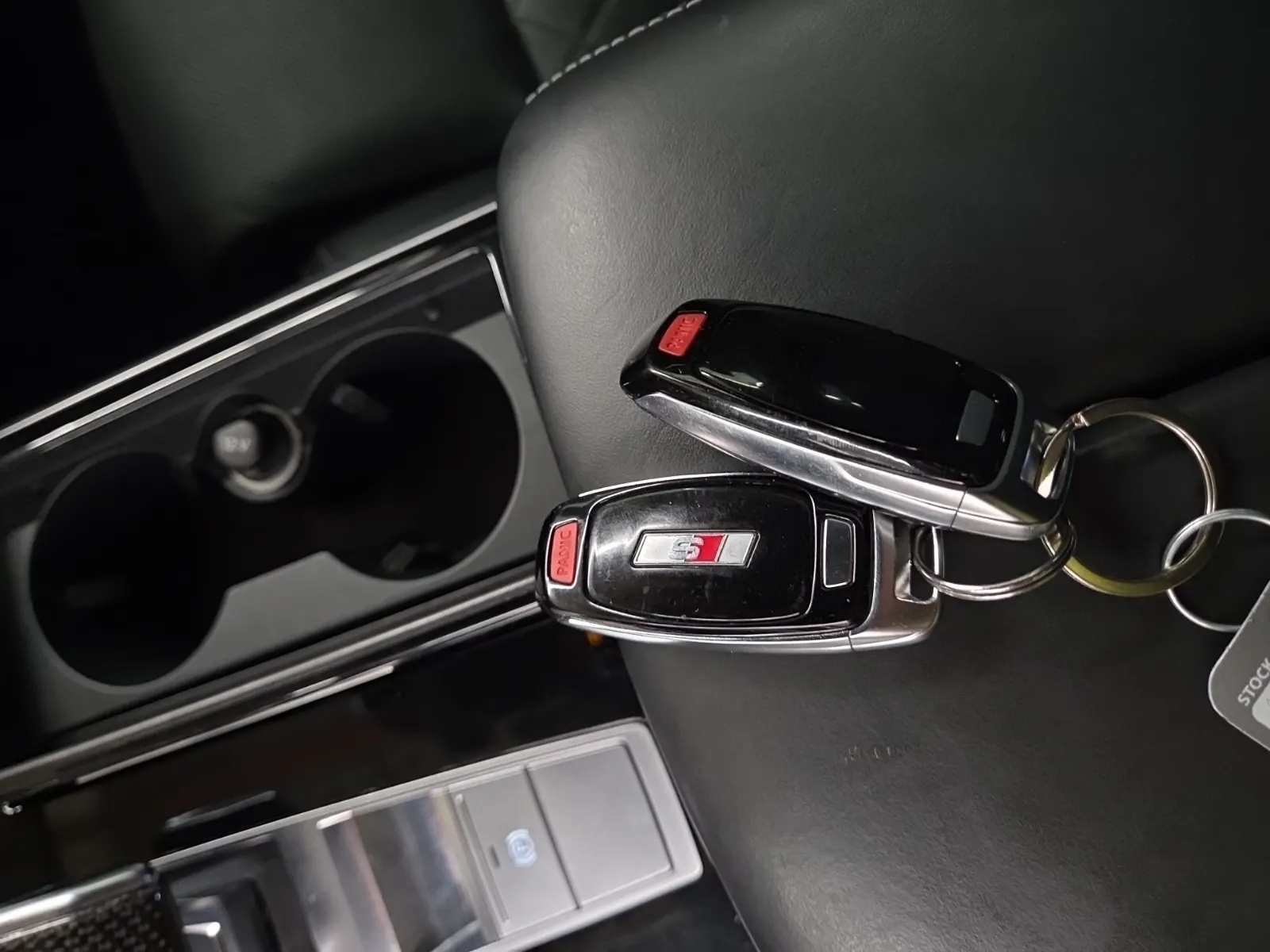 Keys/Fobs/Manual Photo