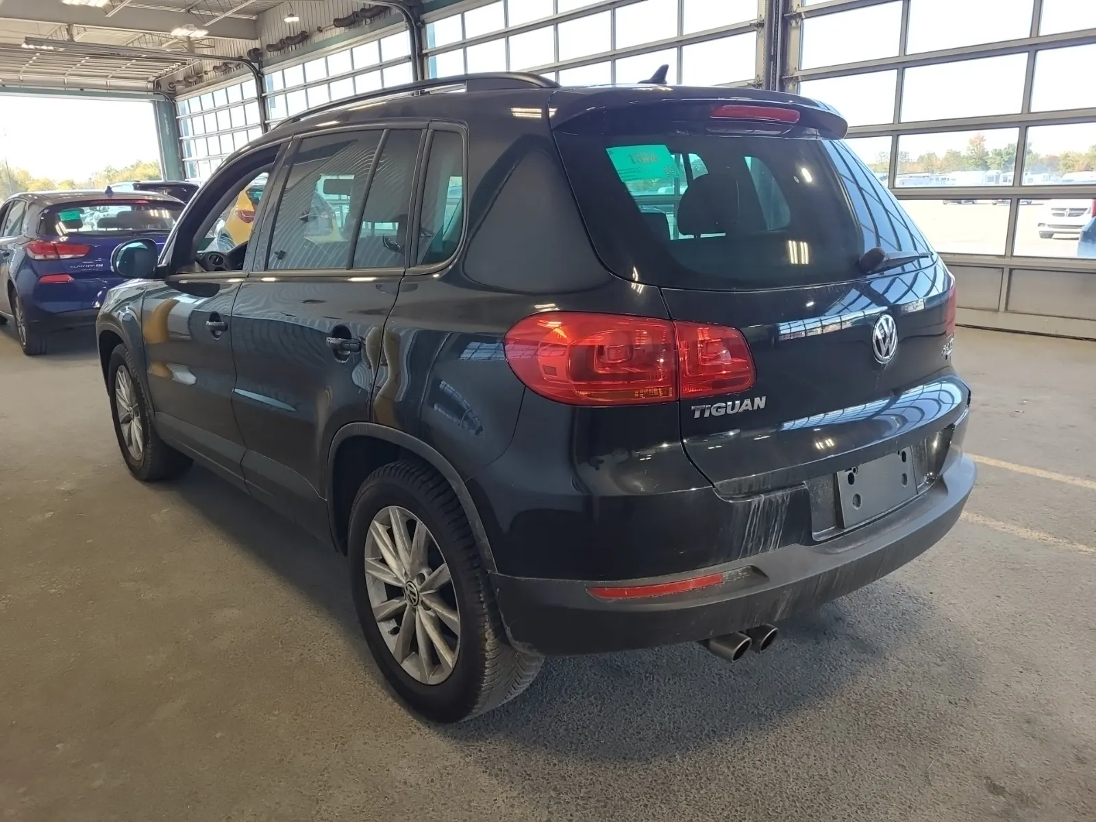 Driver Rear 3/4 Photo
