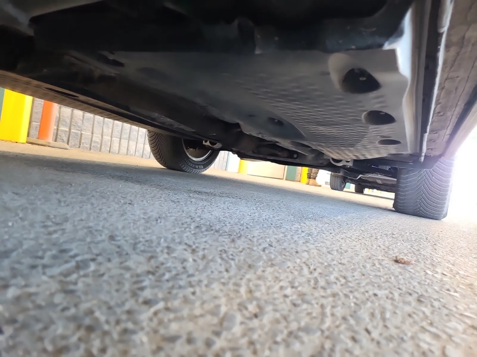 Undercarriage - Passenger Photo