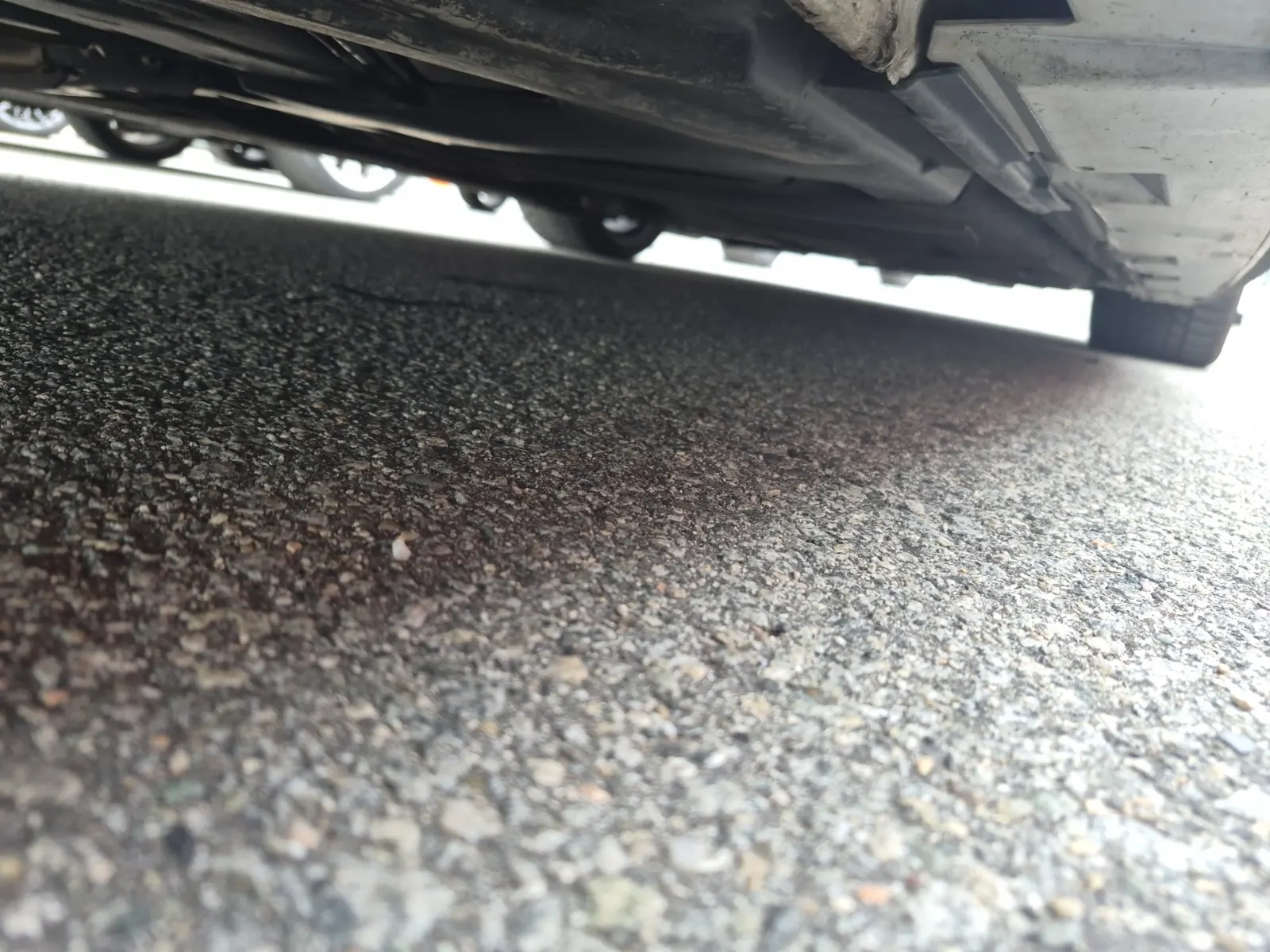Undercarriage - Passenger Photo
