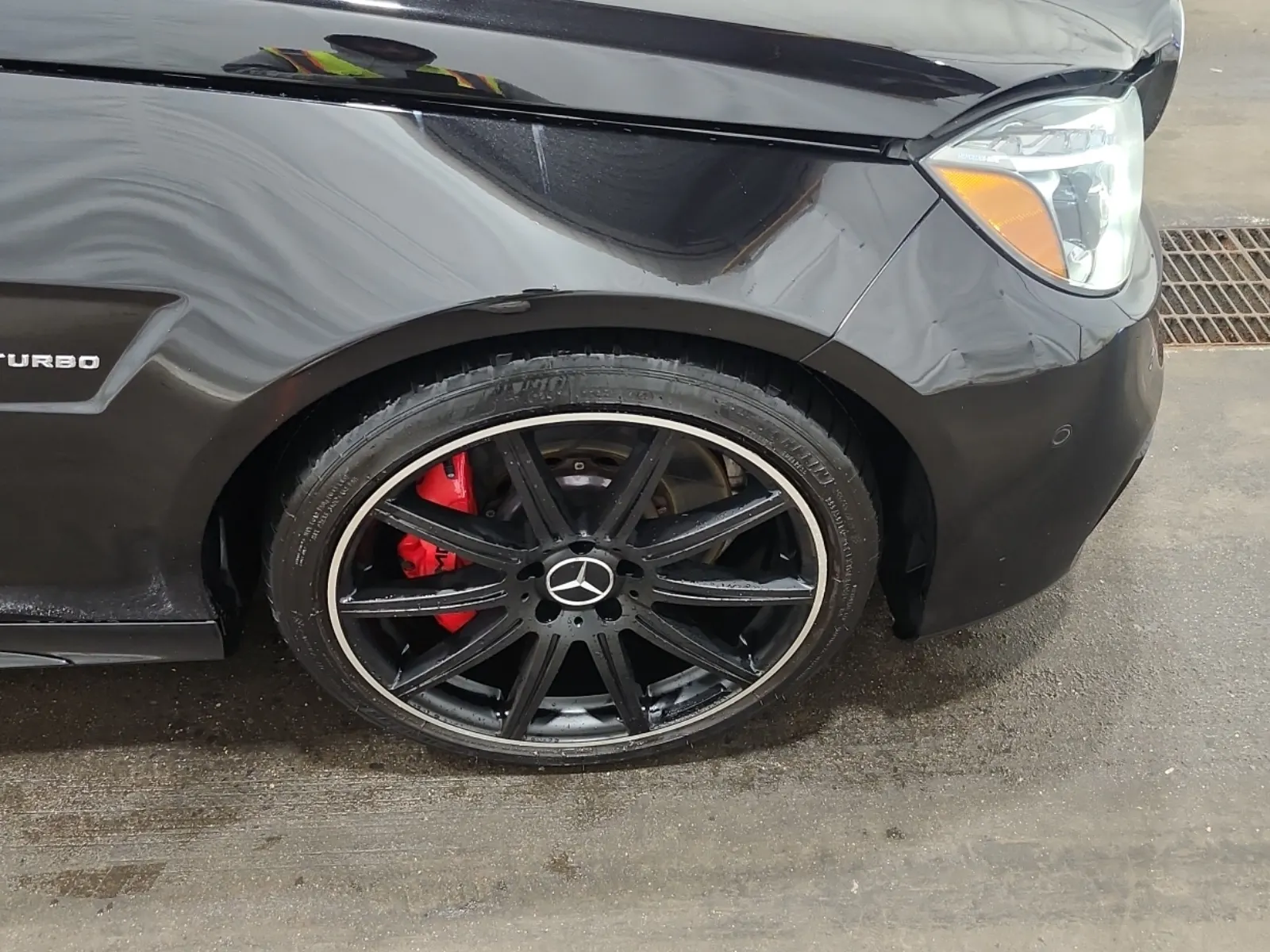 Right Front Wheel/Tire Photo