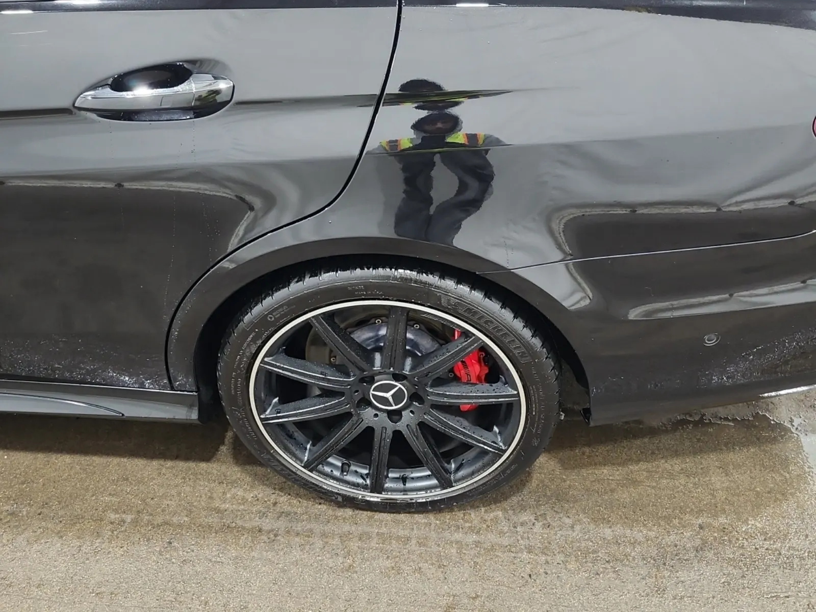 Left Rear Wheel/Tire Photo