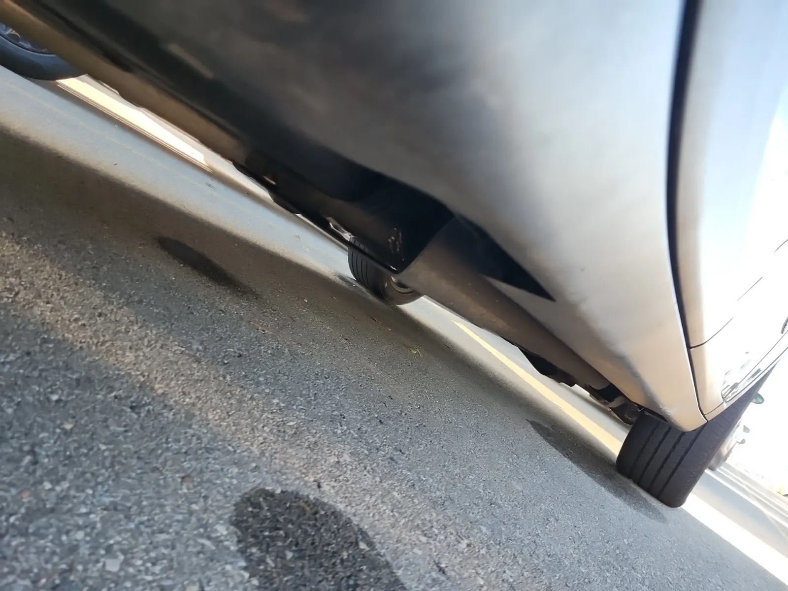 Undercarriage - Passenger Photo