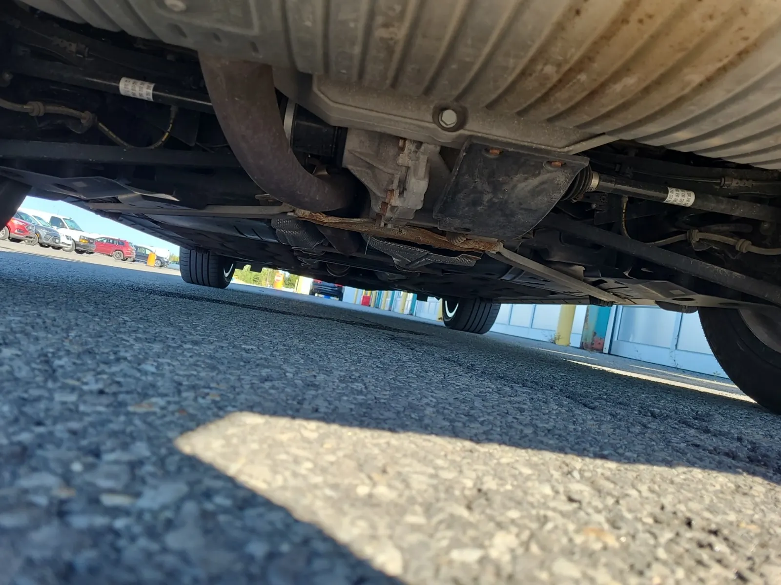 Undercarriage - Rear Photo