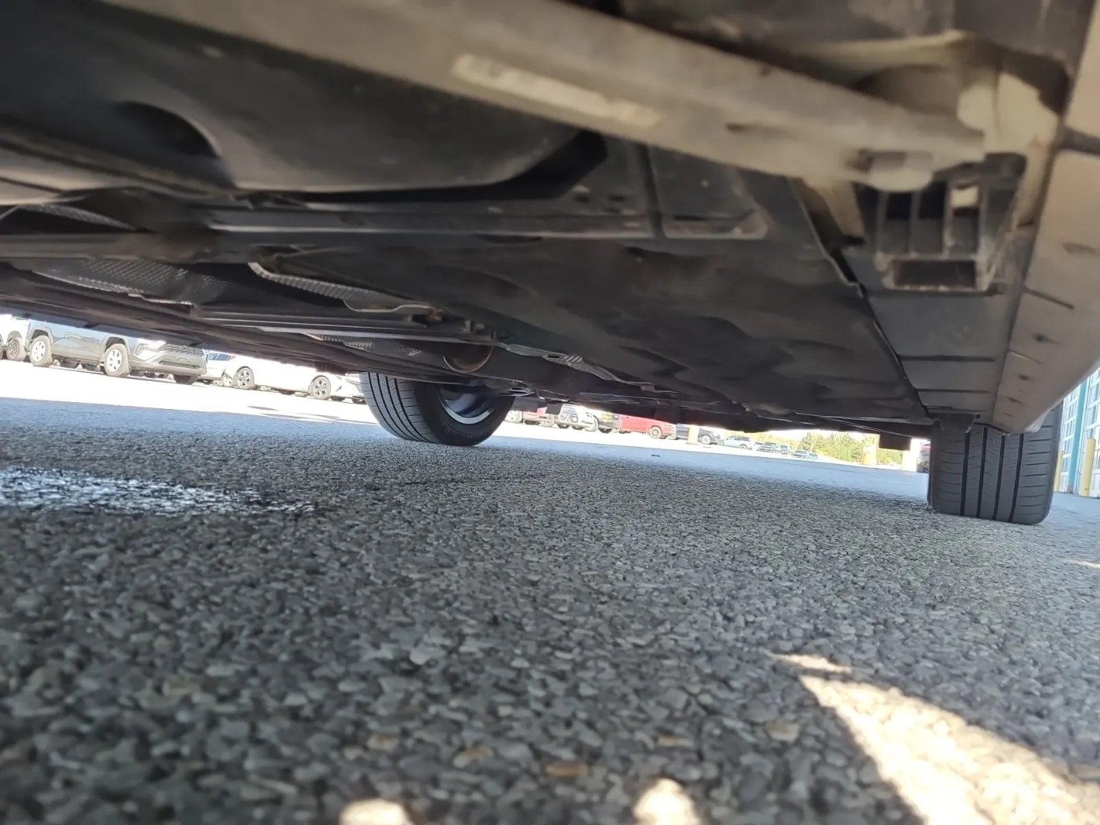 Undercarriage - Passenger Photo