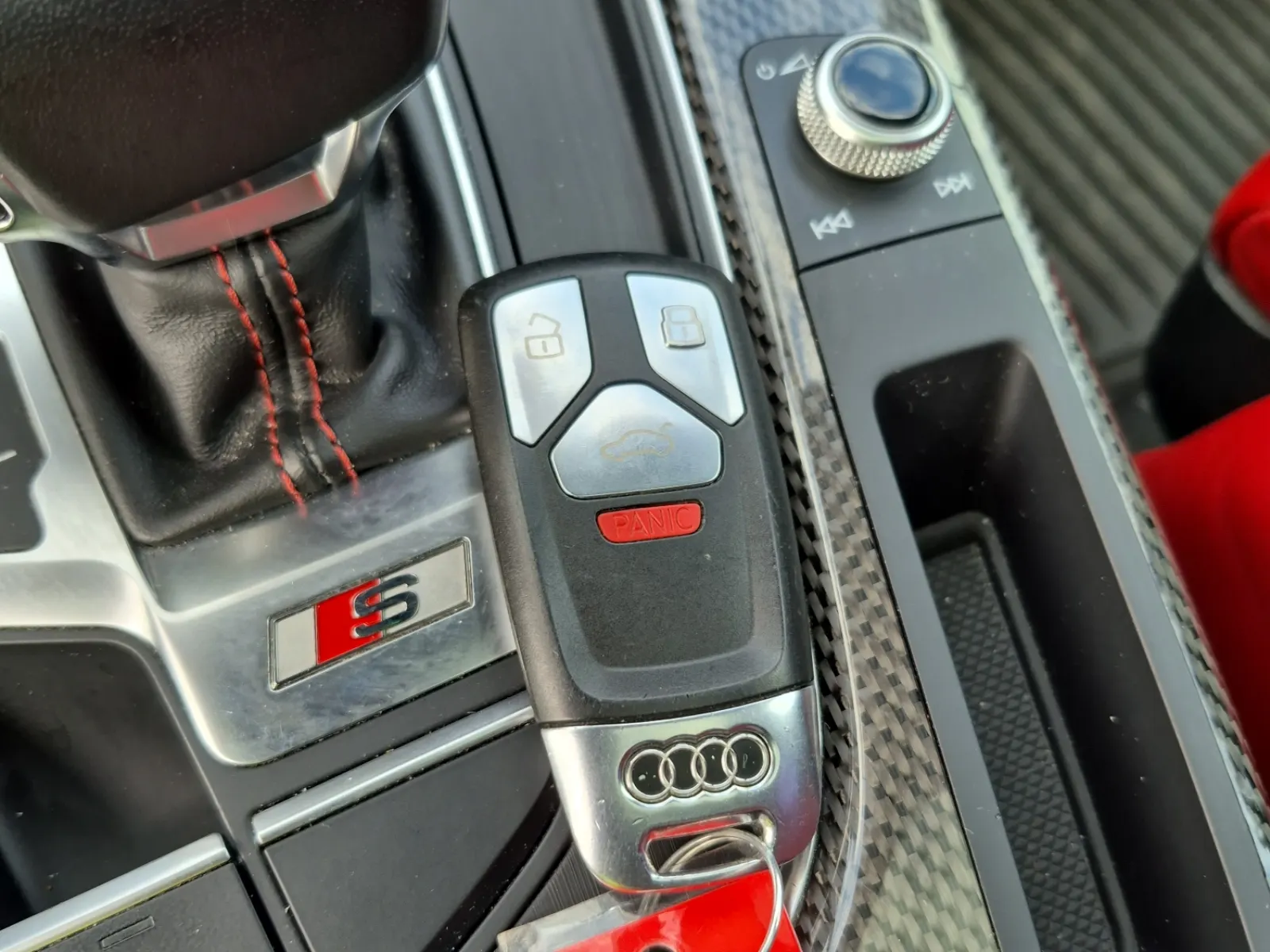 Keys/Fobs/Manual Photo