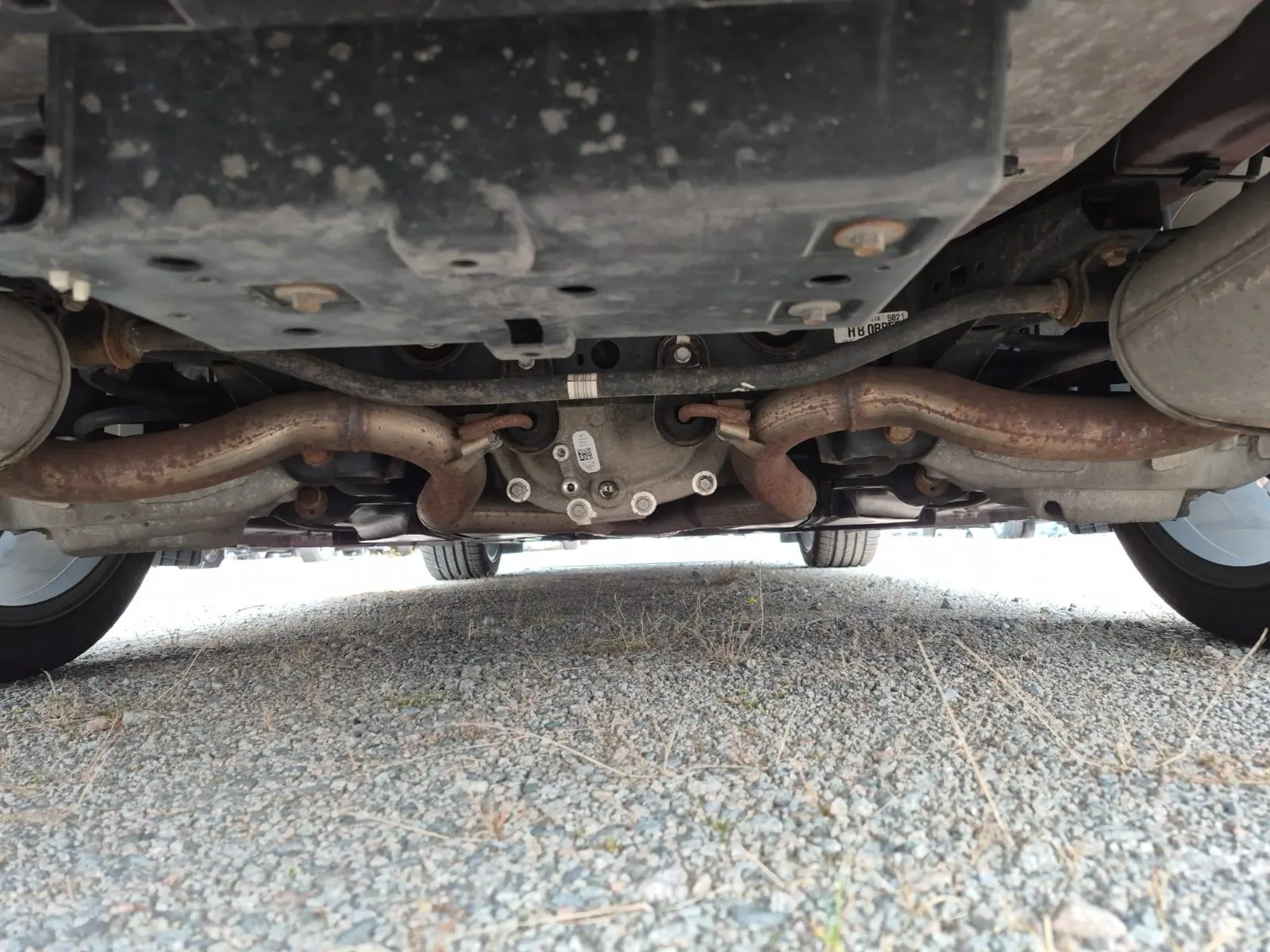 Undercarriage - Rear Photo