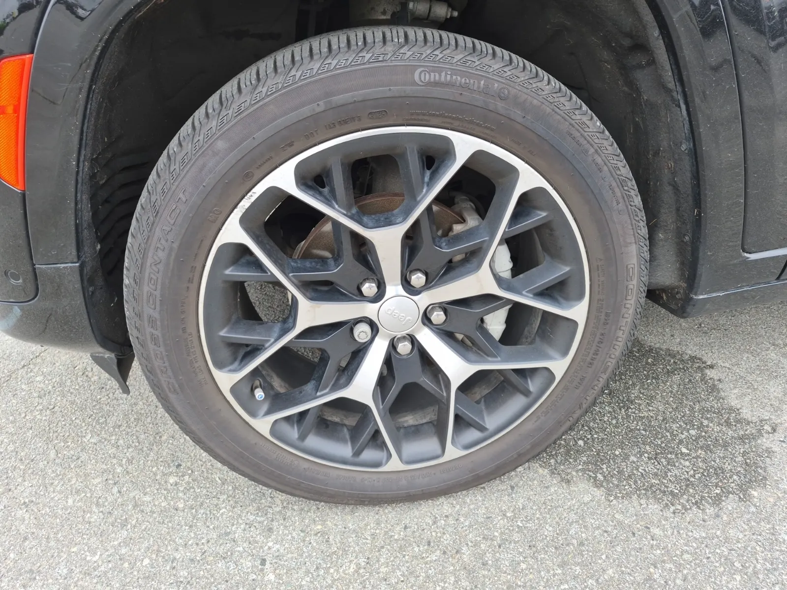 Front driver wheel/tire photo
