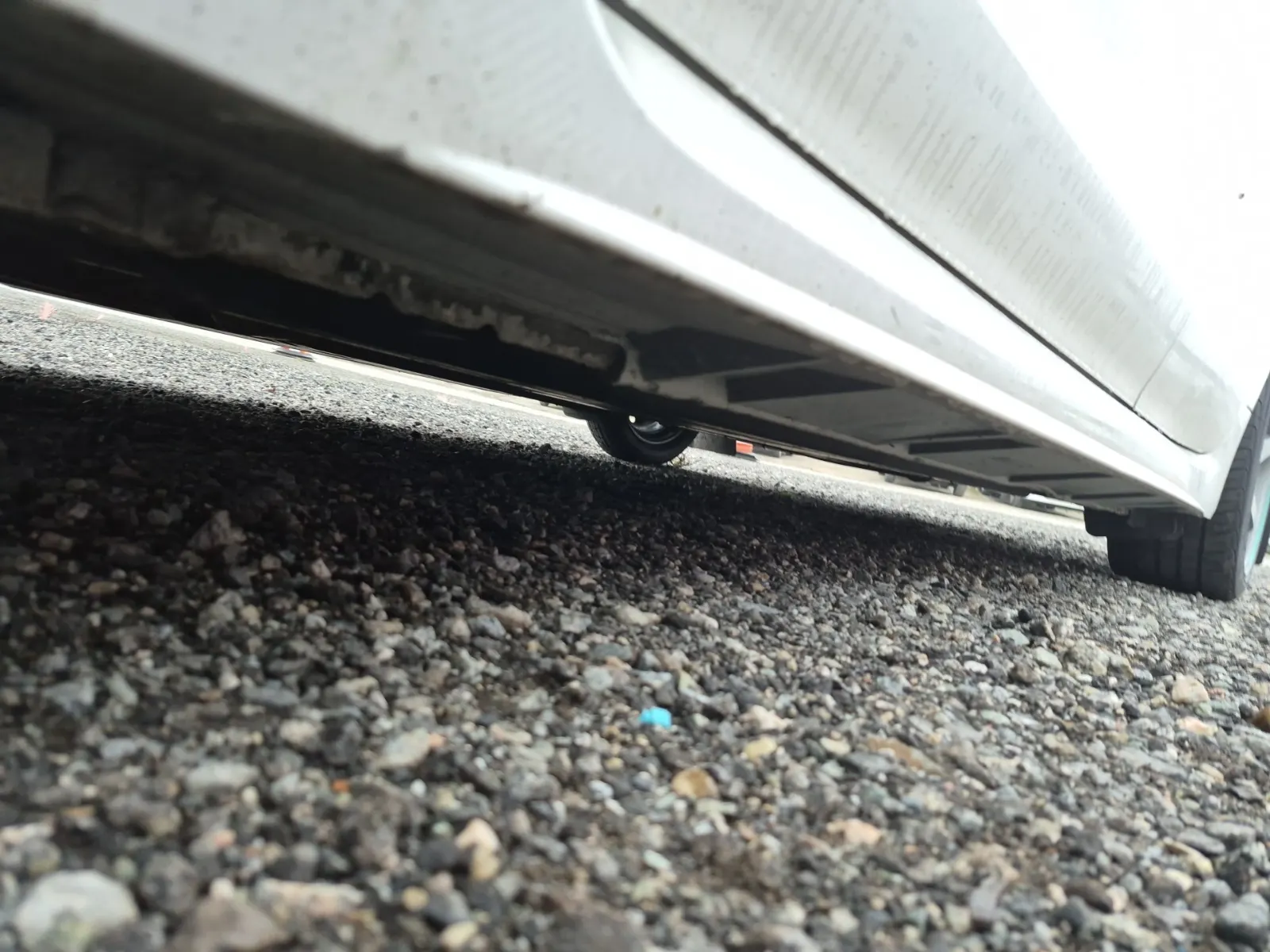 Undercarriage - Driver Photo