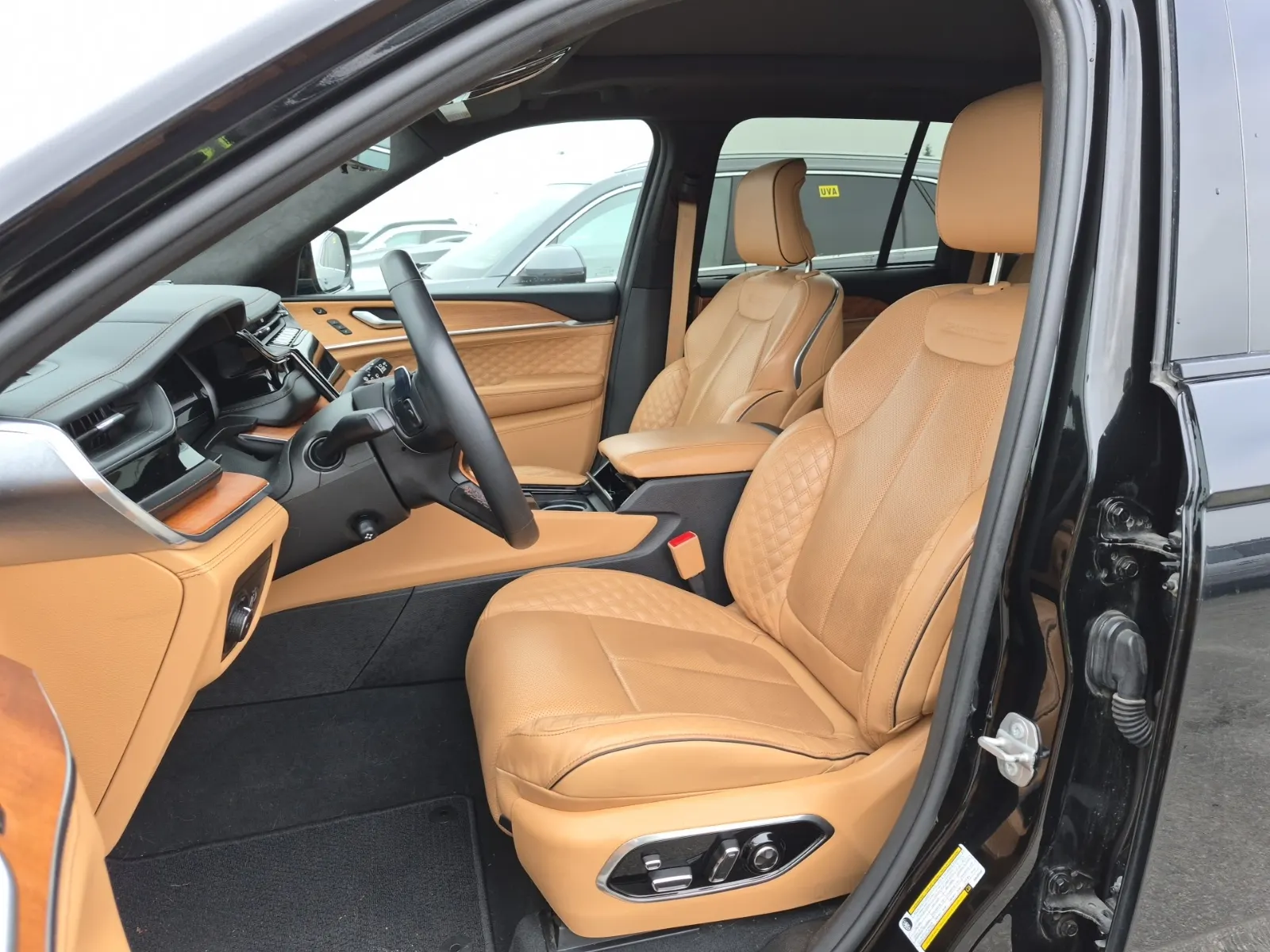 Front Interior Photo