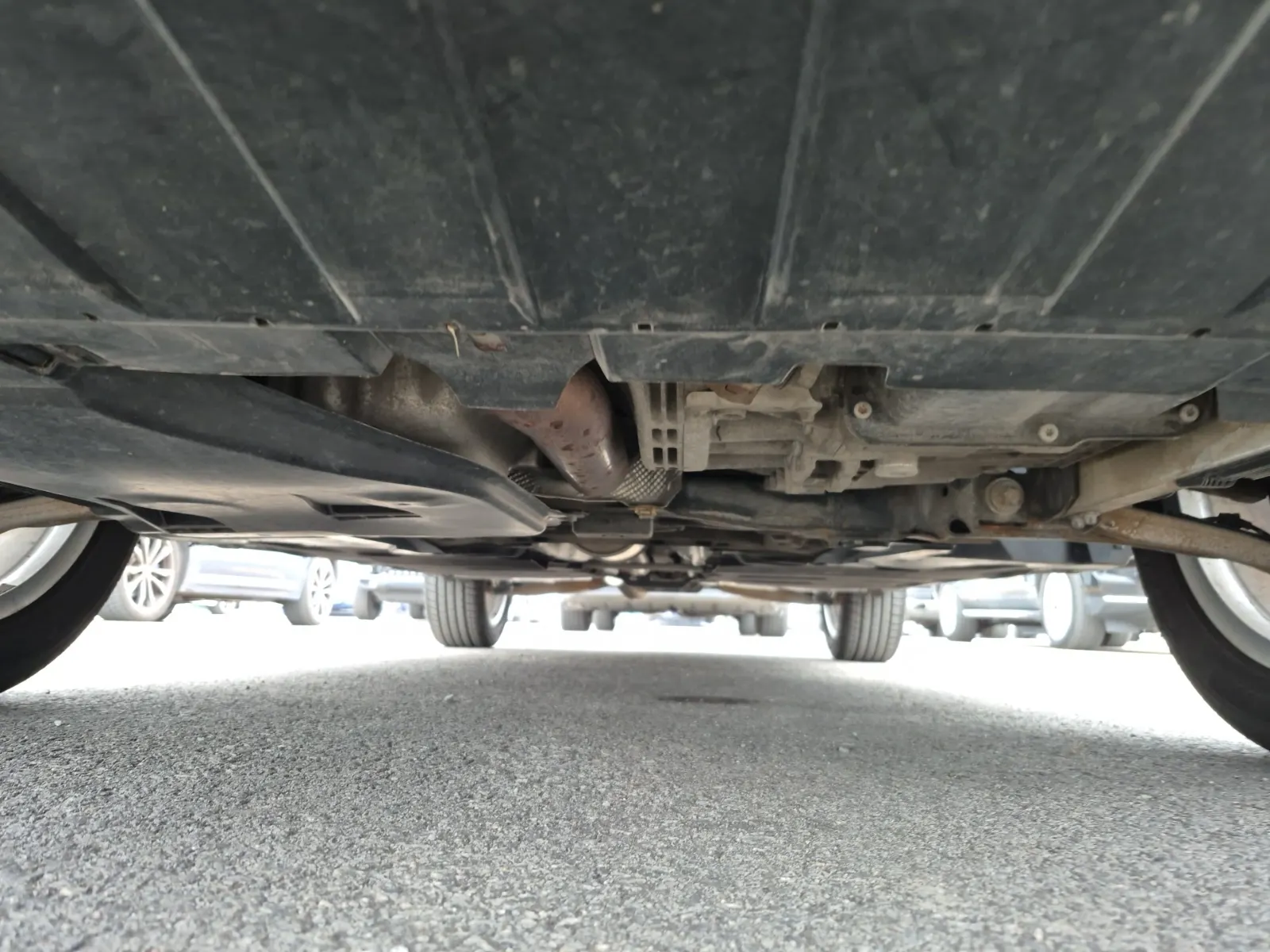 Undercarriage - Front Photo