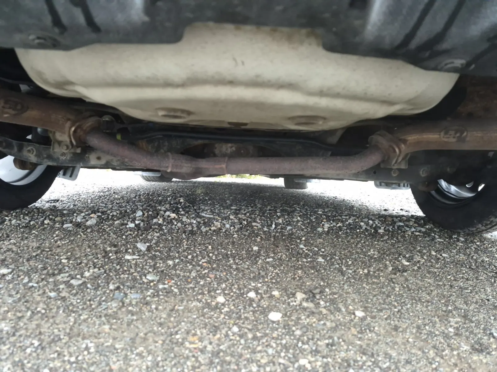 Undercarriage - Rear Photo