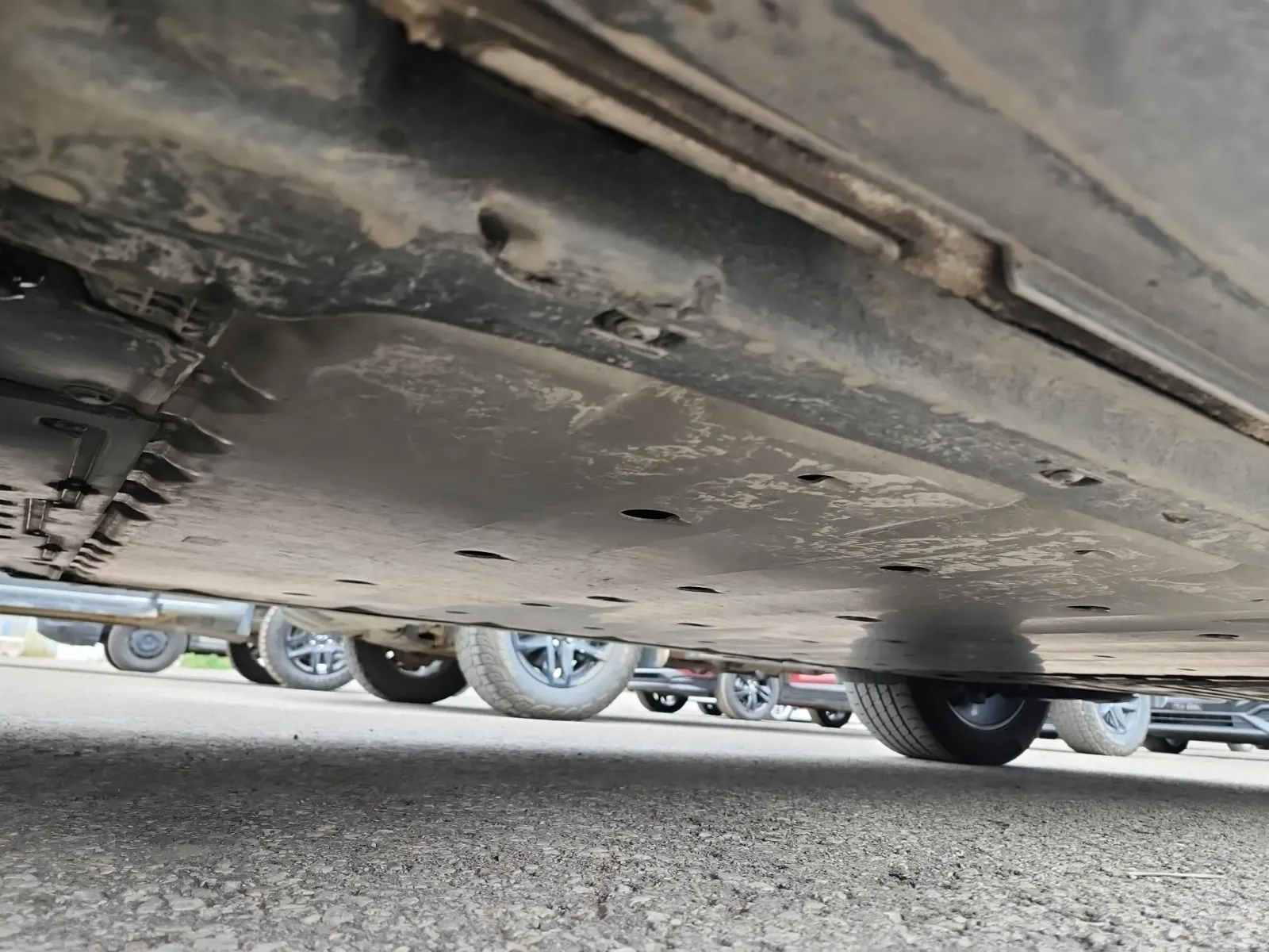 Undercarriage - Driver Photo