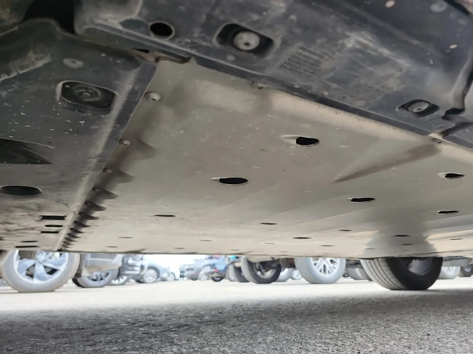 Undercarriage - Passenger Photo
