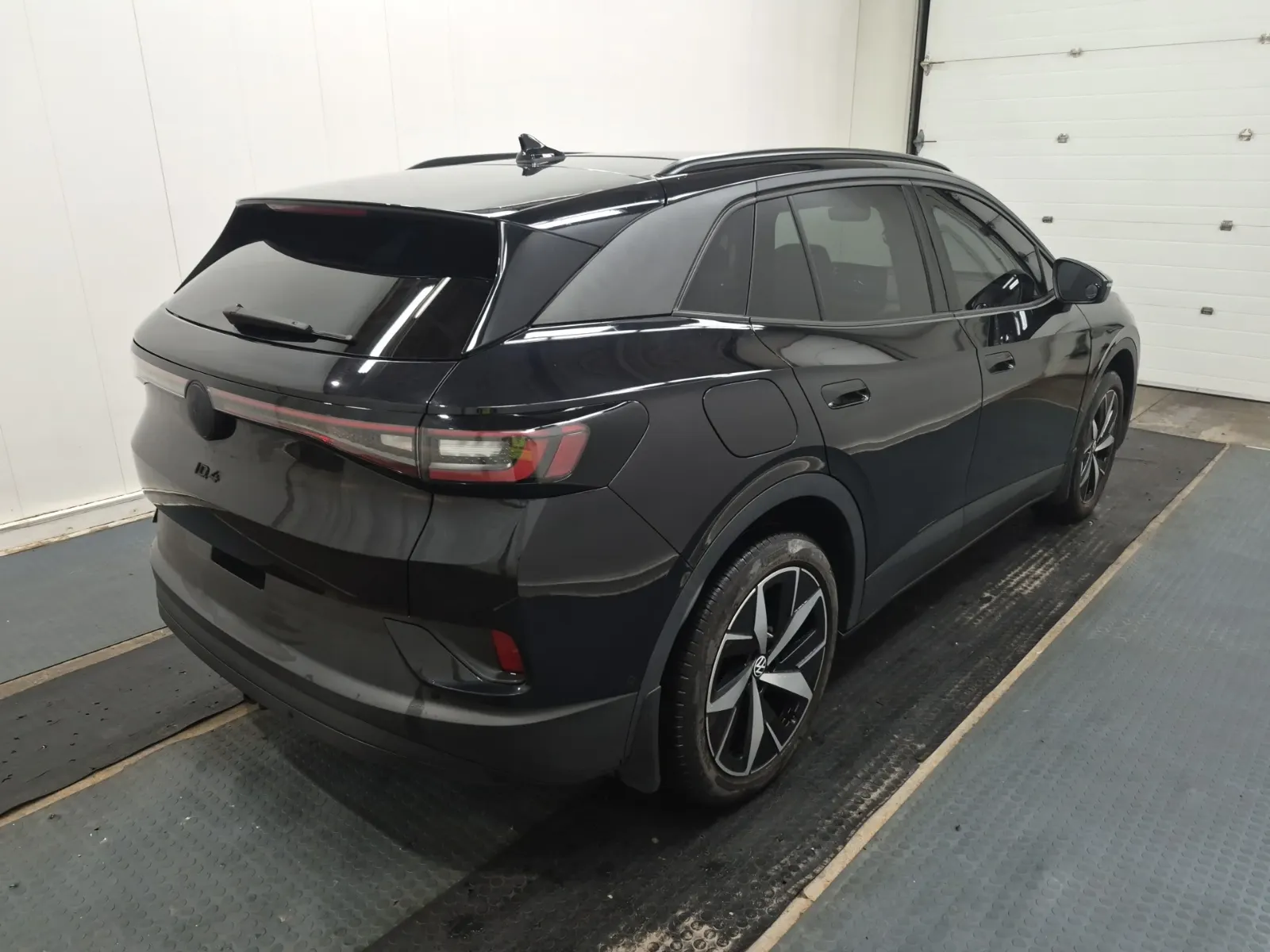 Passenger Rear 3/4 Photo
