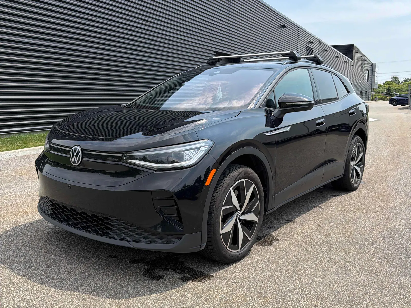 3/4 Front (Main image)