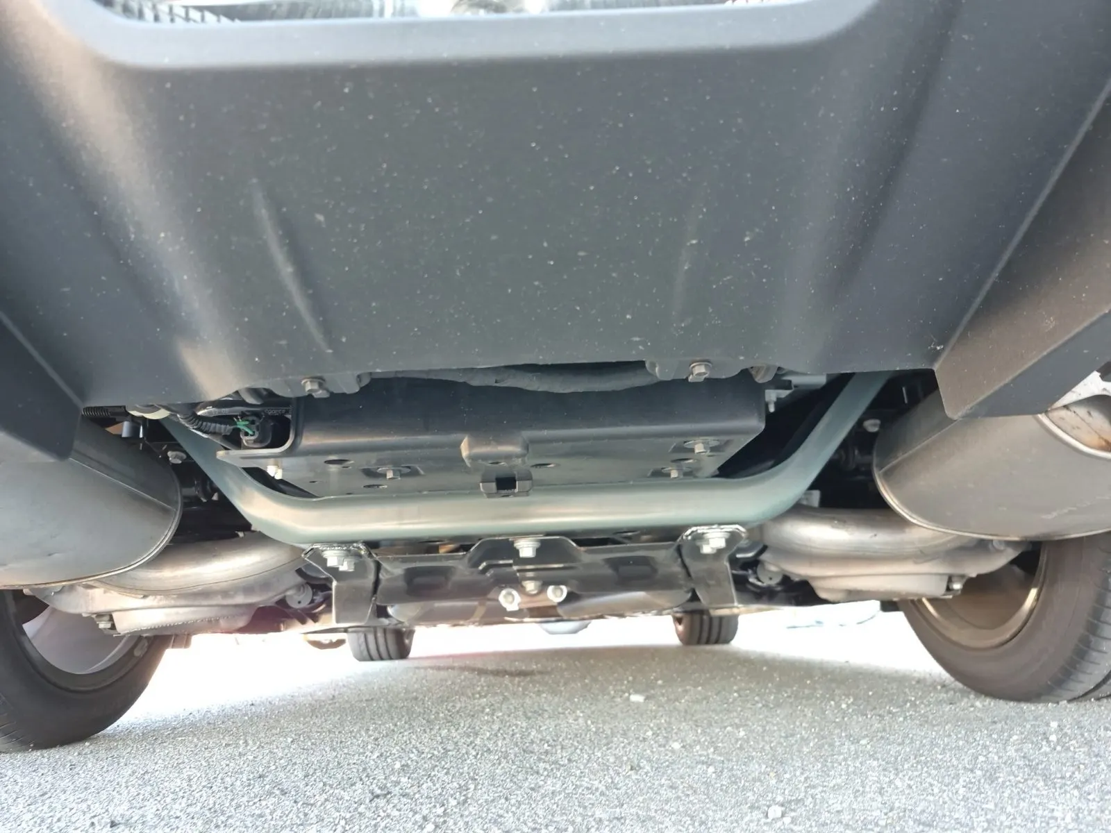 Undercarriage - Rear Photo