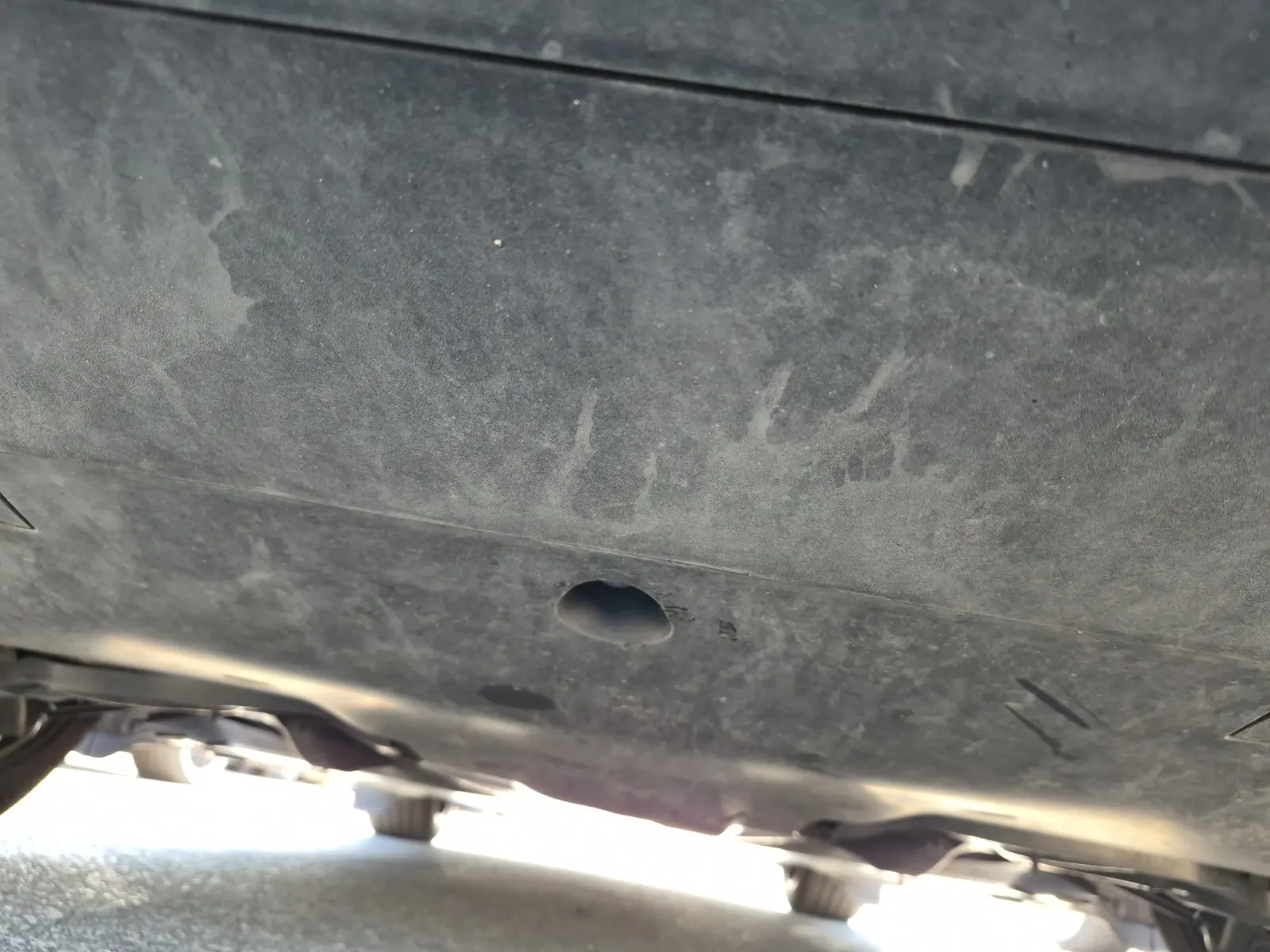 Undercarriage - Rear Photo