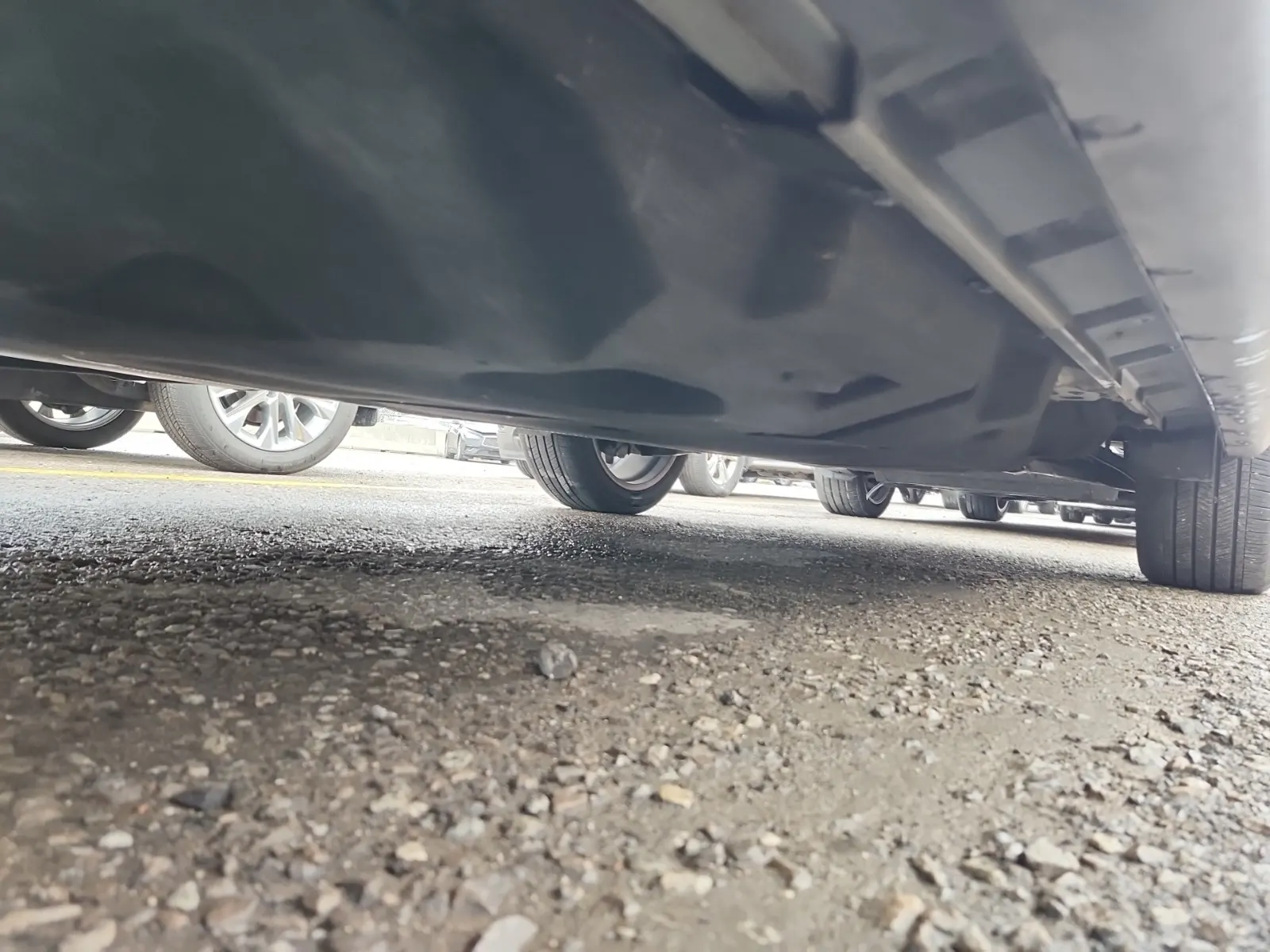 Undercarriage - Driver Photo