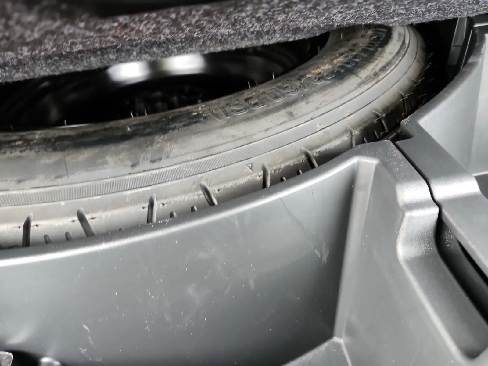 Spare Tire & Wheel Photo