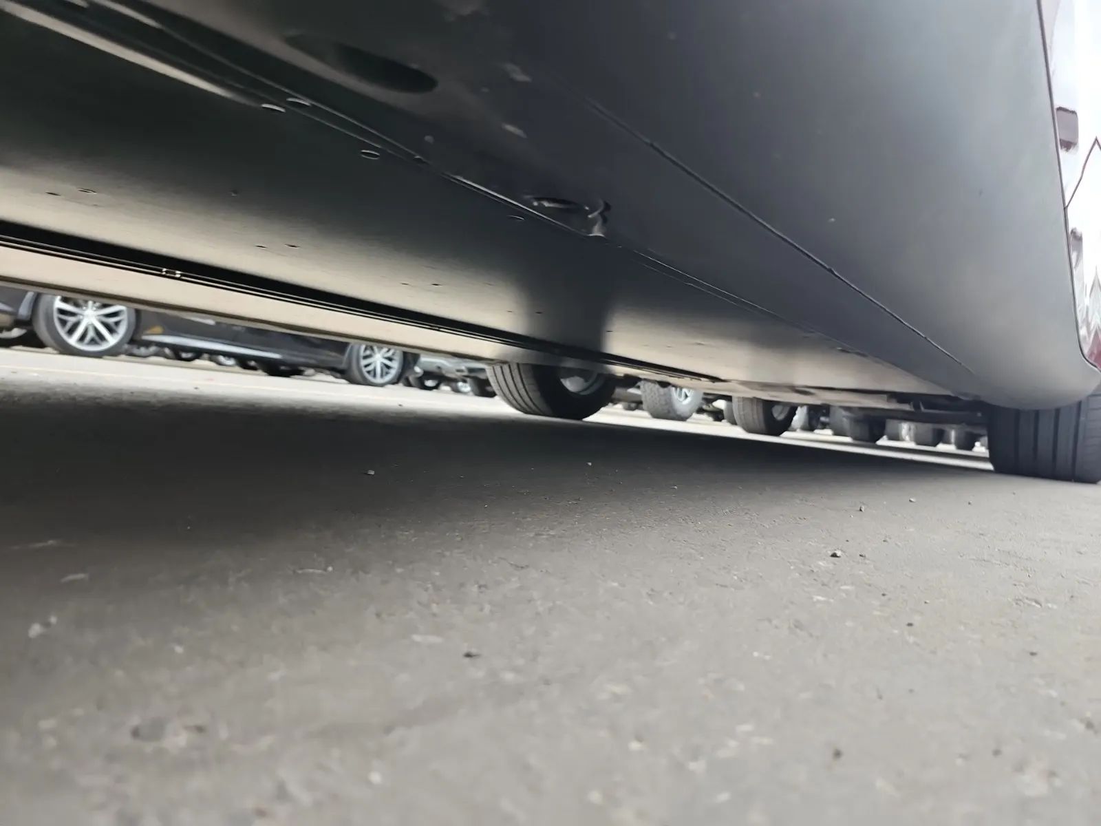 Undercarriage - Passenger Photo