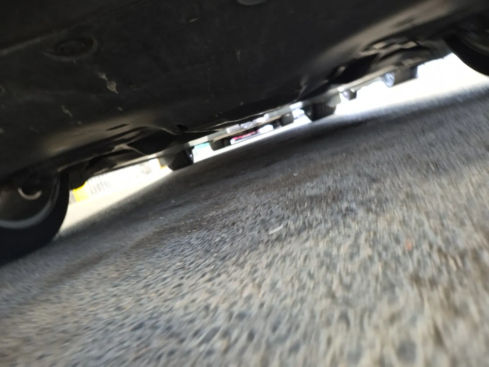 Undercarriage - Rear Photo