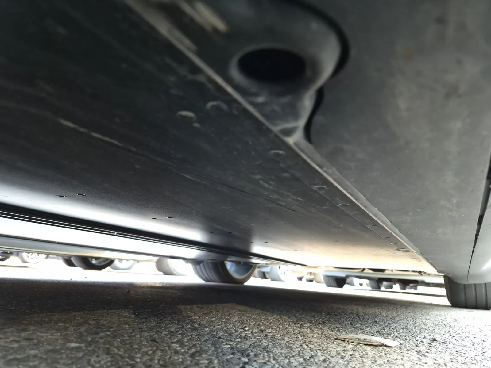 Undercarriage - Driver Photo